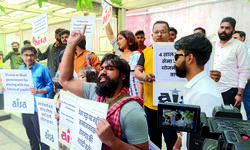 Protest over Agnipath scheme: Delhi Police register case against unknown people Protest over Agnipath scheme: Delhi Police register case against unknown people