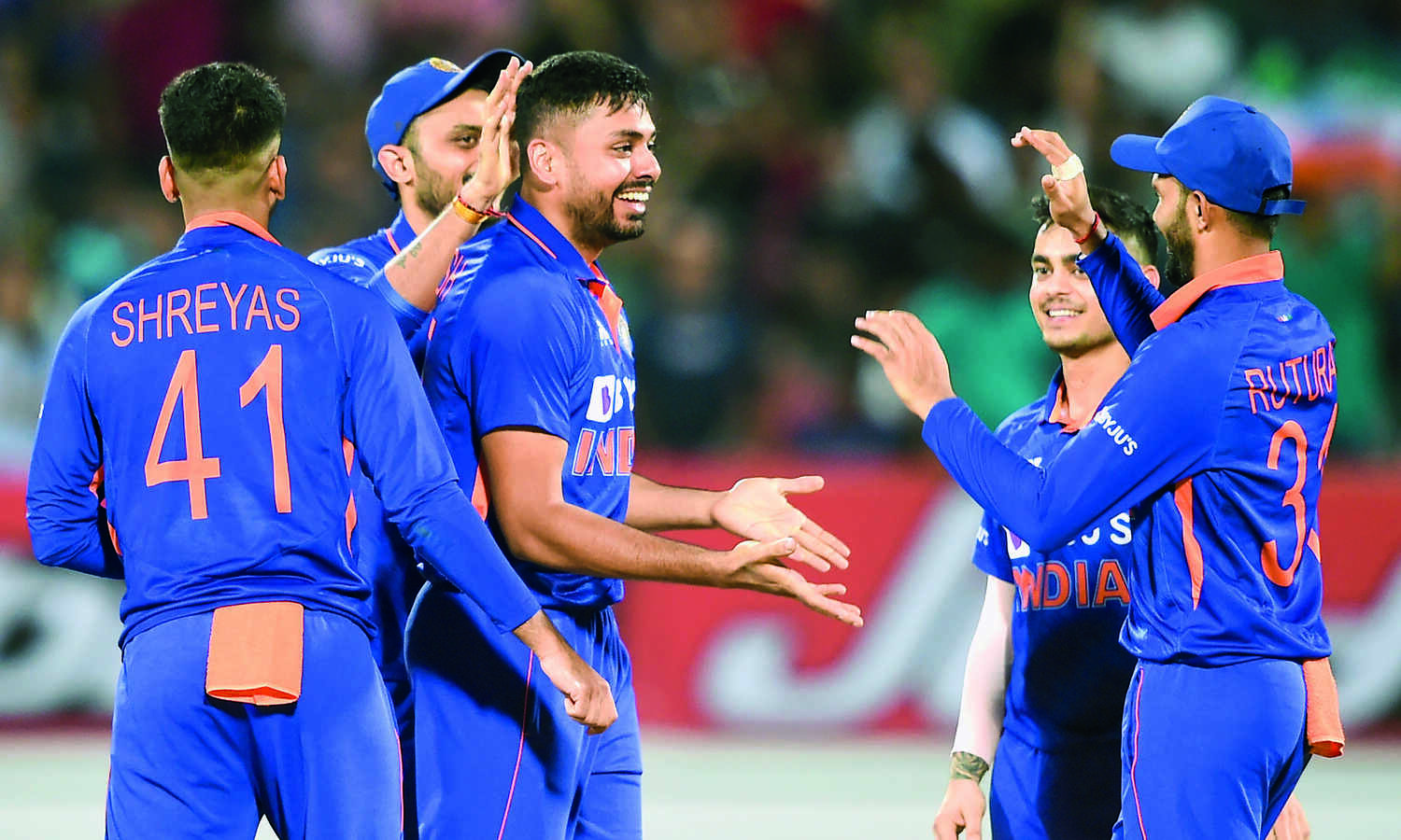 Pacers and middle-order make India favourites in series decider