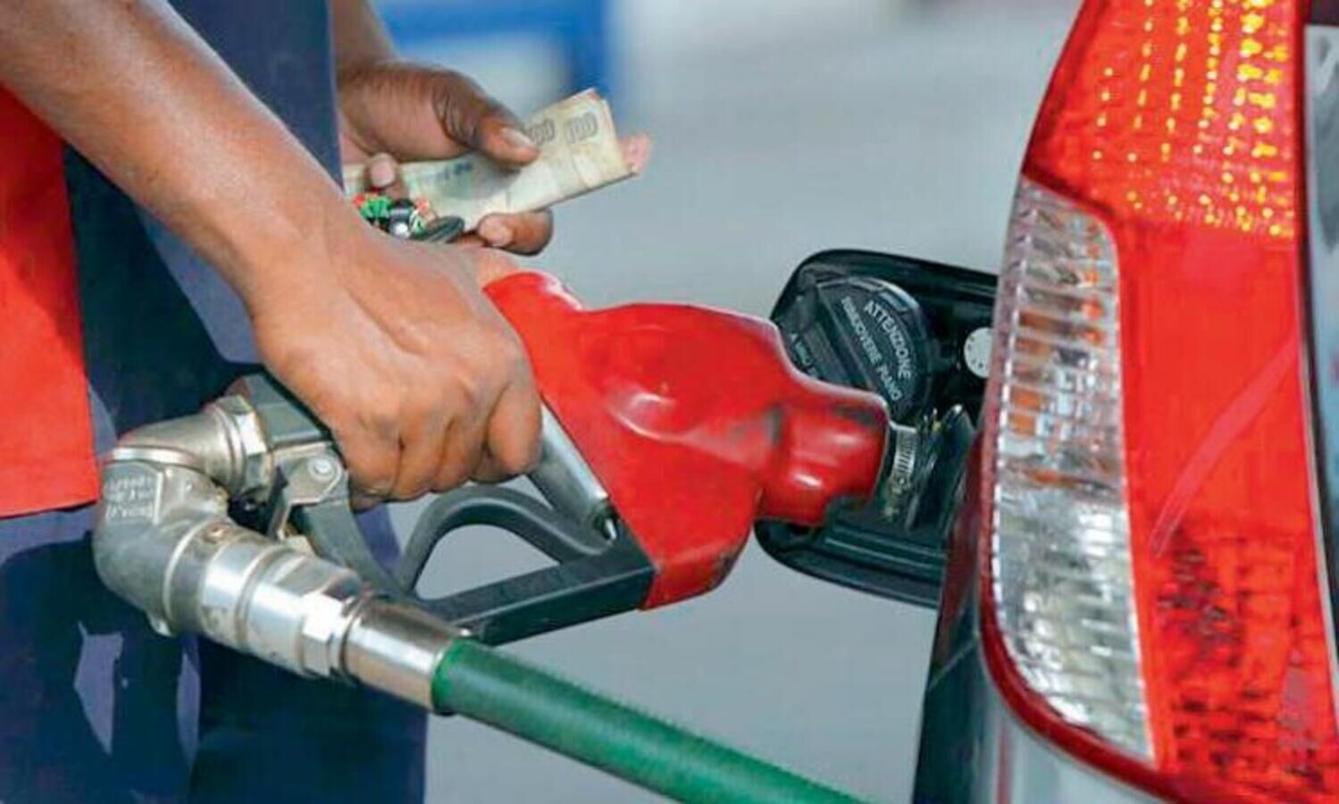 Selling diesel at Rs 20-25/ltr loss, petrol at Rs 14-18/ltr loss: Pvt retailers to govt