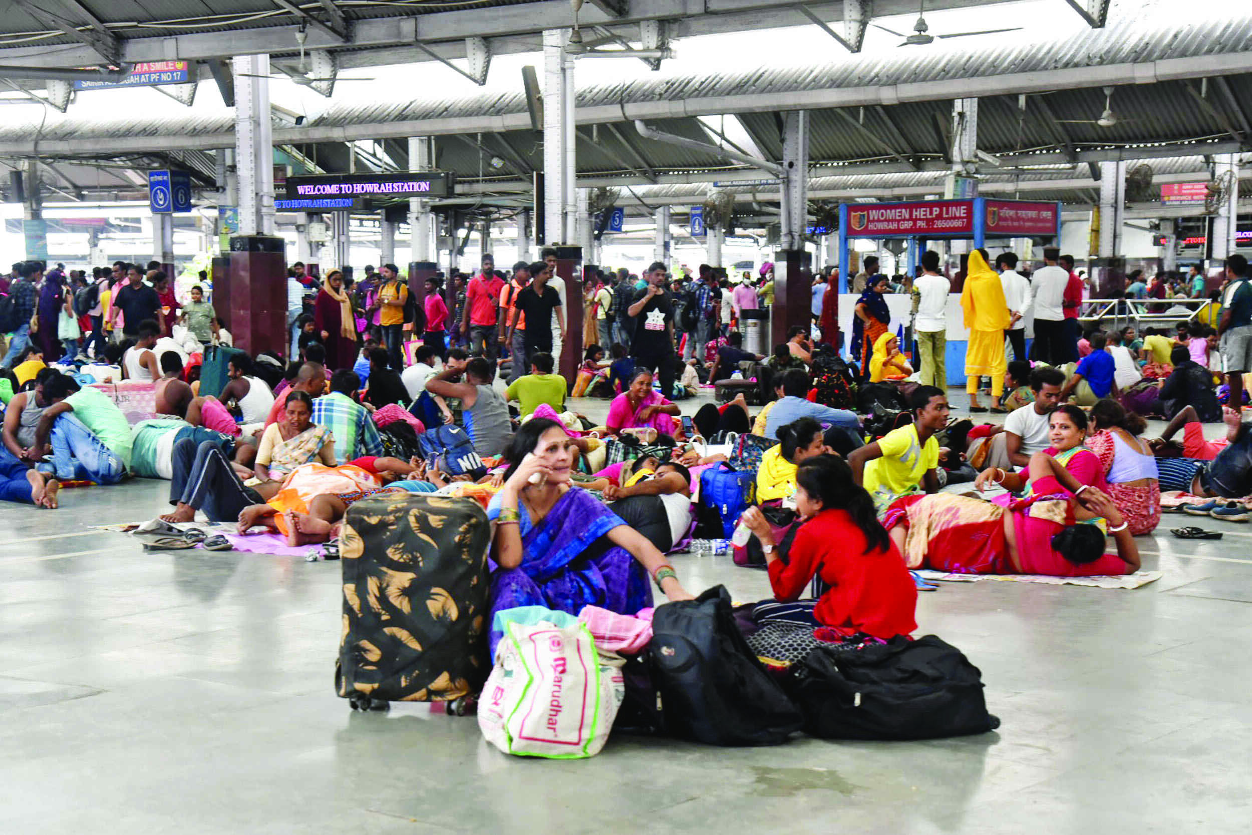 Eastern Rlys cancels 32 trains due to Agnipath protests Eastern Rlys cancels 32 trains due to Agnipath protests