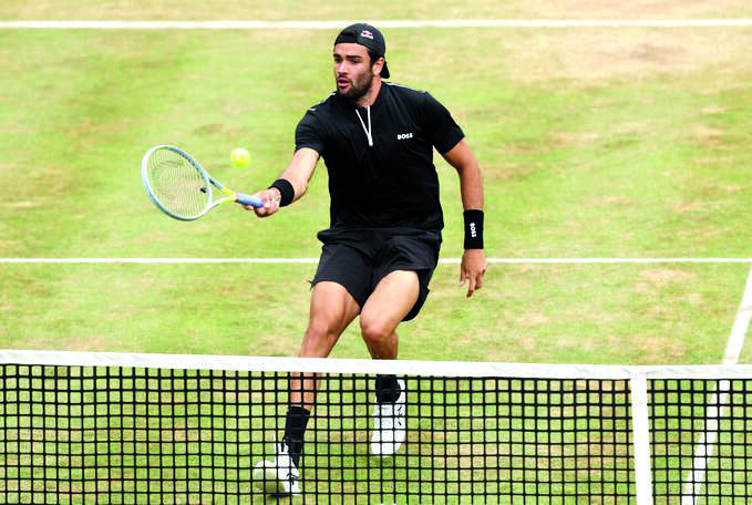 Berrettini retains Queens title, looking good for Wimbledon Berrettini retains Queens title, looking good for Wimbledon