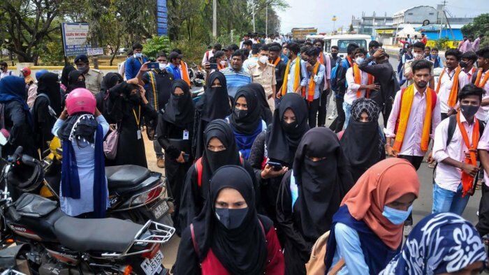 Hijab: 5 Muslim girls seek TC from university college in Karnataka
