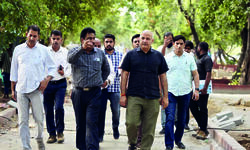 Sisodia inspects Shantivan-Rajghat streetscaping proj Sisodia inspects Shantivan-Rajghat streetscaping proj