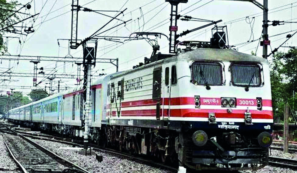 Railways limps back to normalcy with less than 300 trains cancelled on Tue Railways limps back to normalcy with less than 300 trains cancelled on Tue