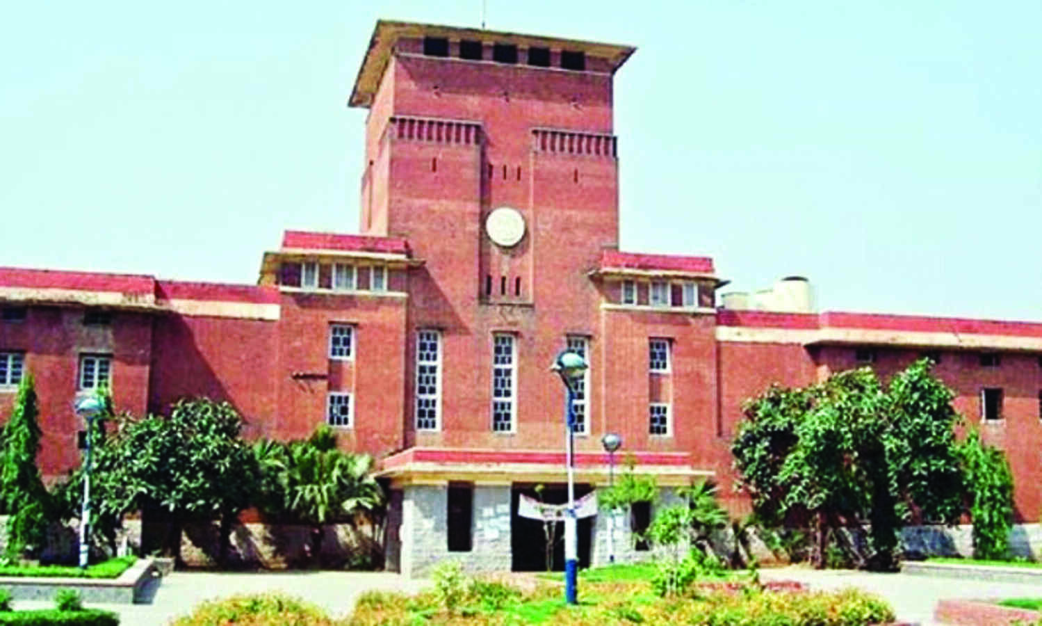 DU: Students who   missed semester papers   can sit for exams now