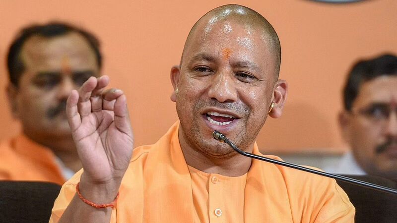 Adityanath meets meritorious students, advises them to read books