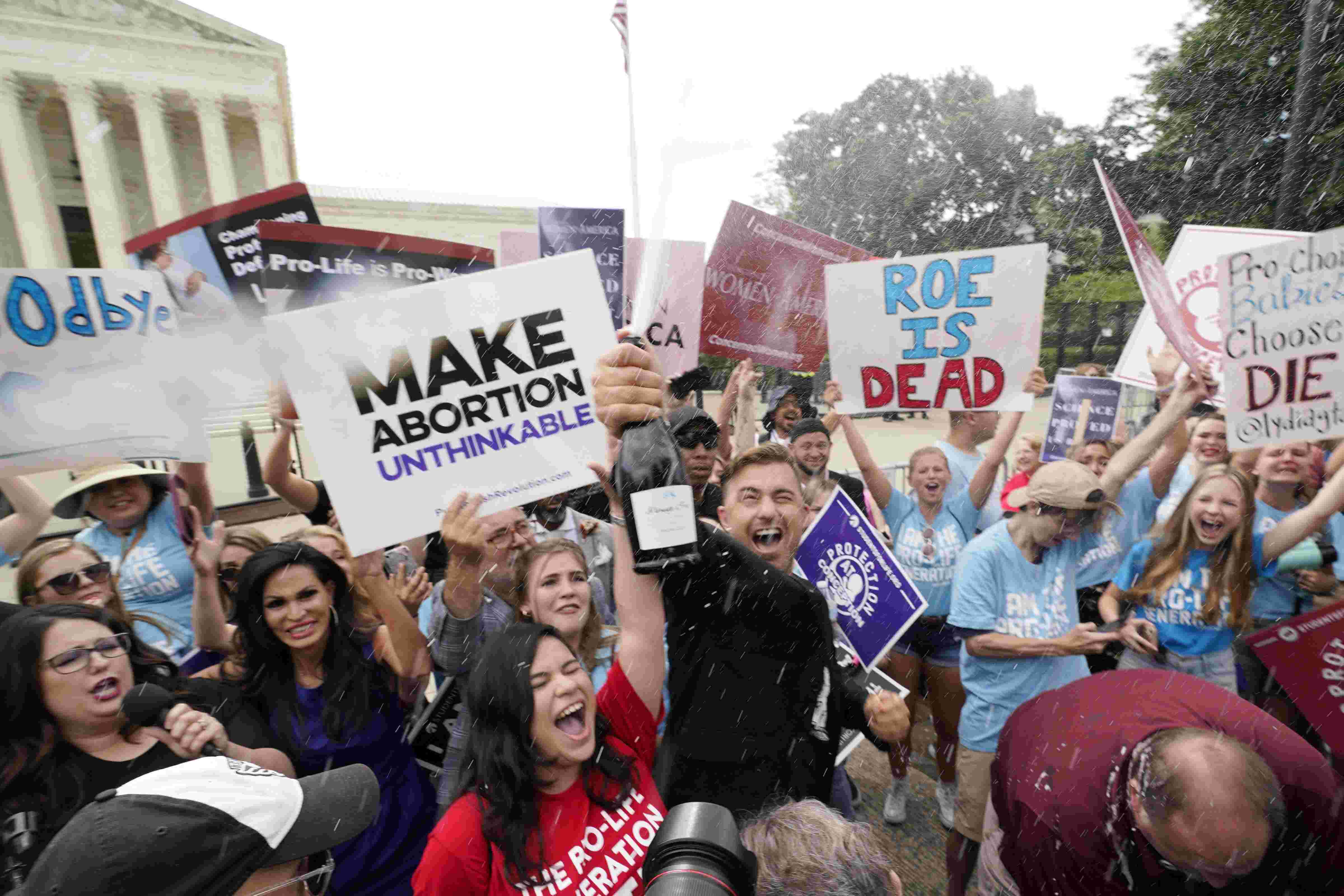 US Supreme Court overturns landmark ruling that legalised abortion US Supreme Court overturns landmark ruling that legalised abortion