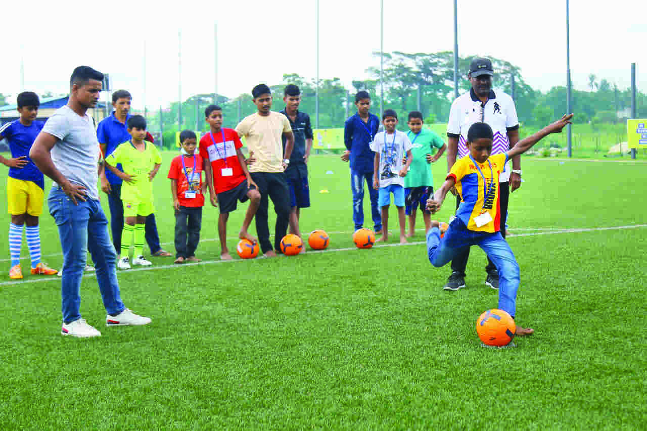 Ronaldinhos R10 begins 3-day free coaching workshop Ronaldinhos R10 begins 3-day free coaching workshop