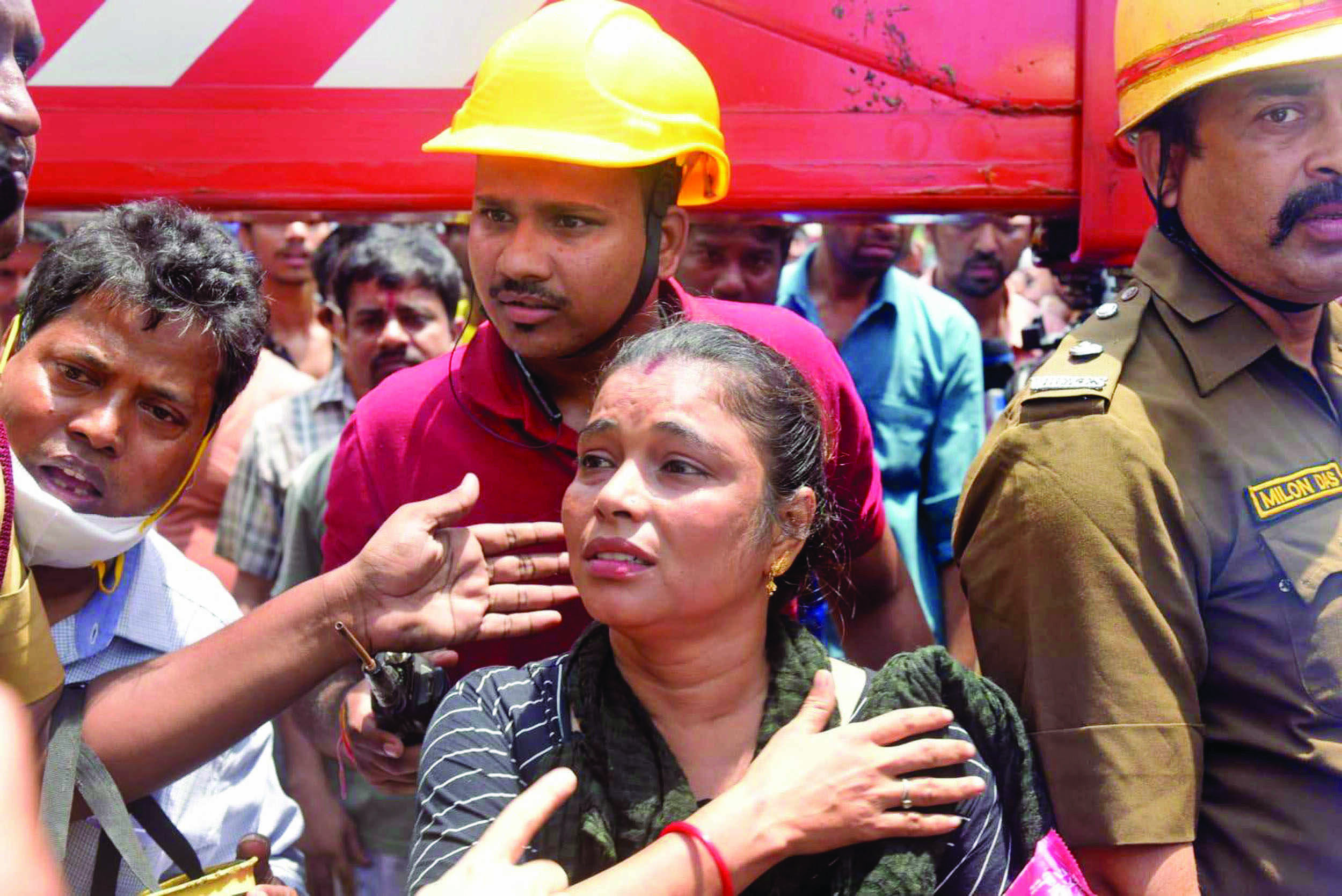 Patient jumps from 7th floor of hosp, dies; state Health dept seeks report Patient jumps from 7th floor of hosp, dies; state Health dept seeks report