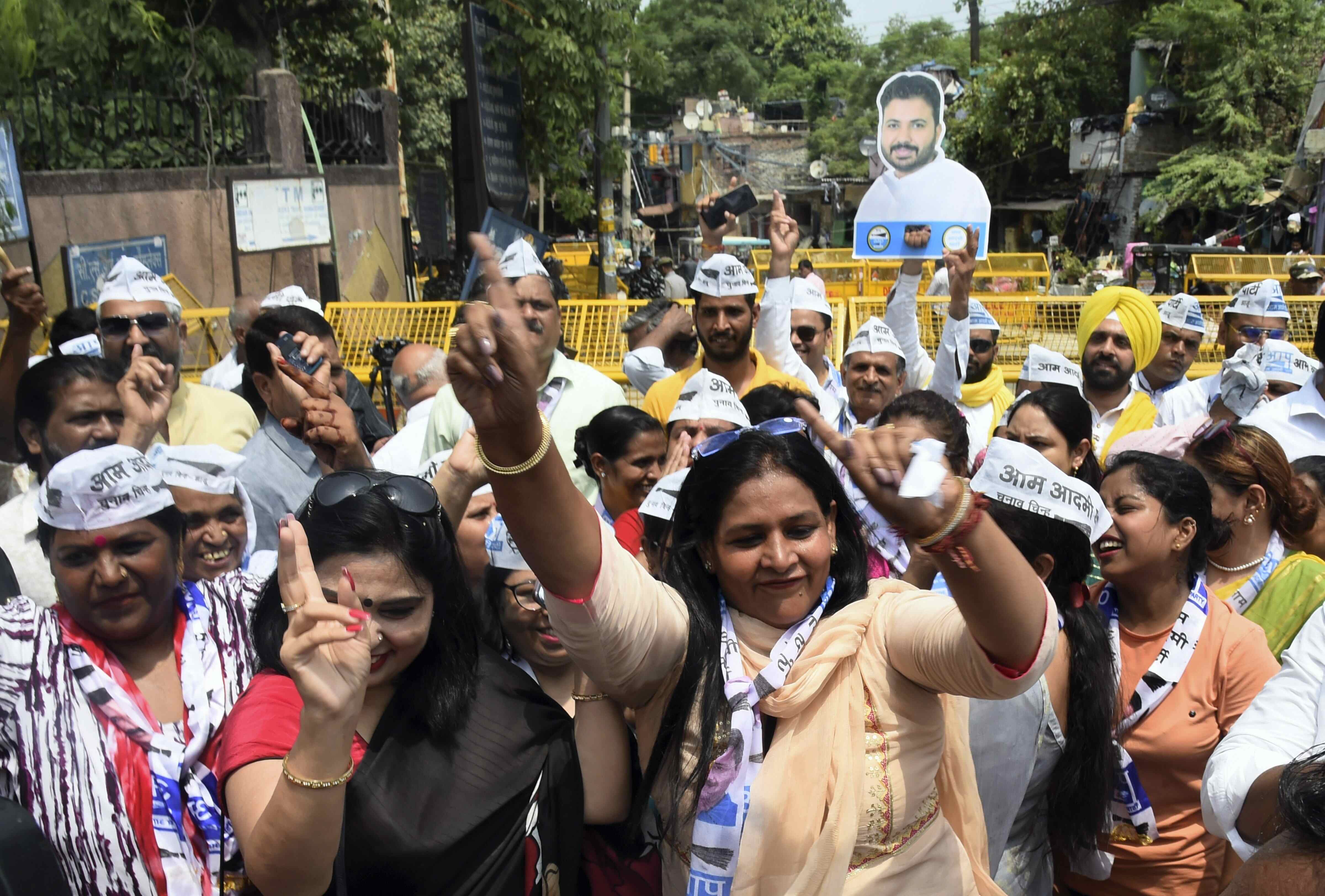 Rajinder Nagar bypoll: AAP candidate leads over BJPs by 10,000 votes after 9th round of counting Rajinder Nagar bypoll: AAP candidate leads over BJPs by 10,000 votes after 9th round of counting
