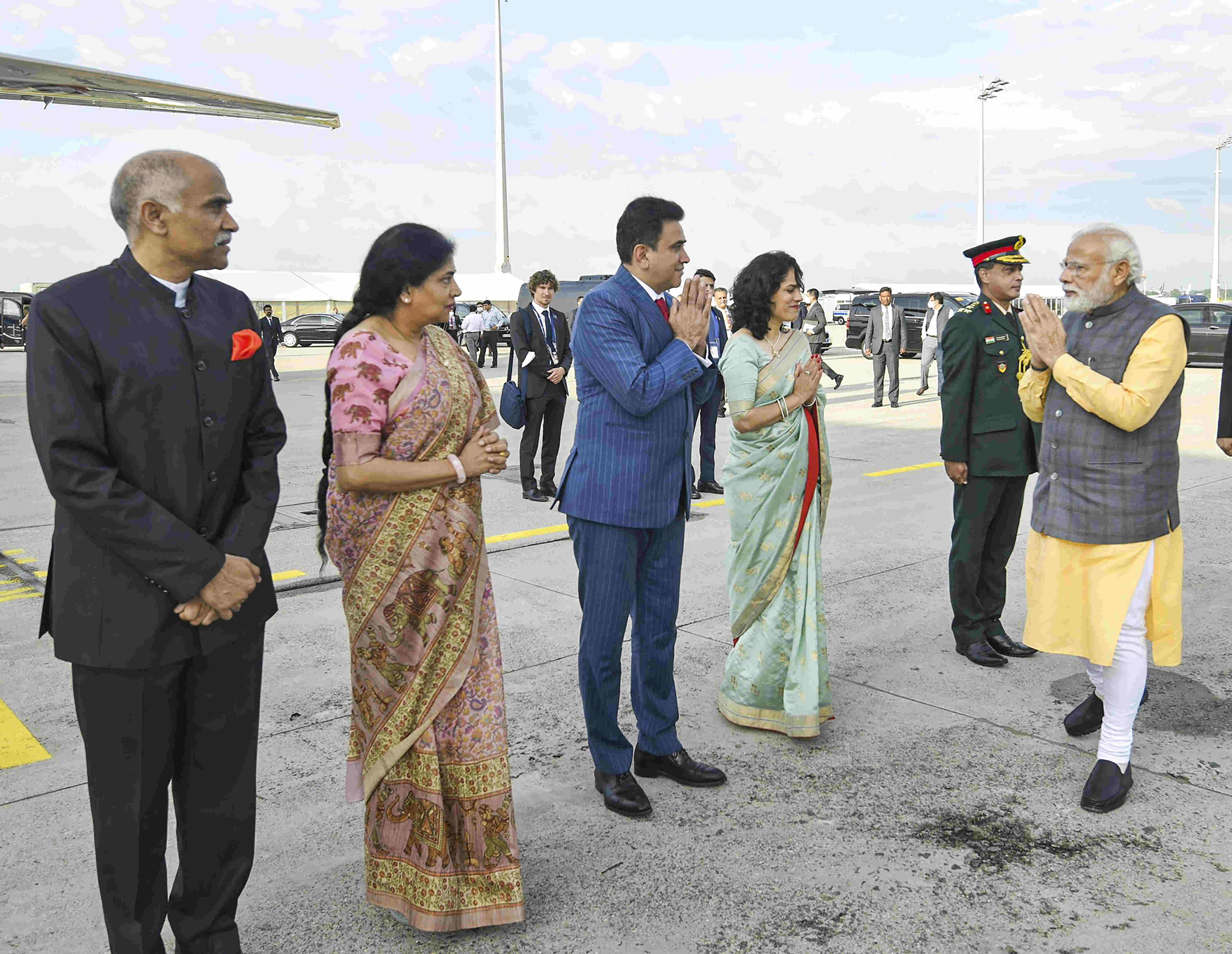 PM Modi leaves for UAE after attending G7 Summit in Germany PM Modi leaves for UAE after attending G7 Summit in Germany