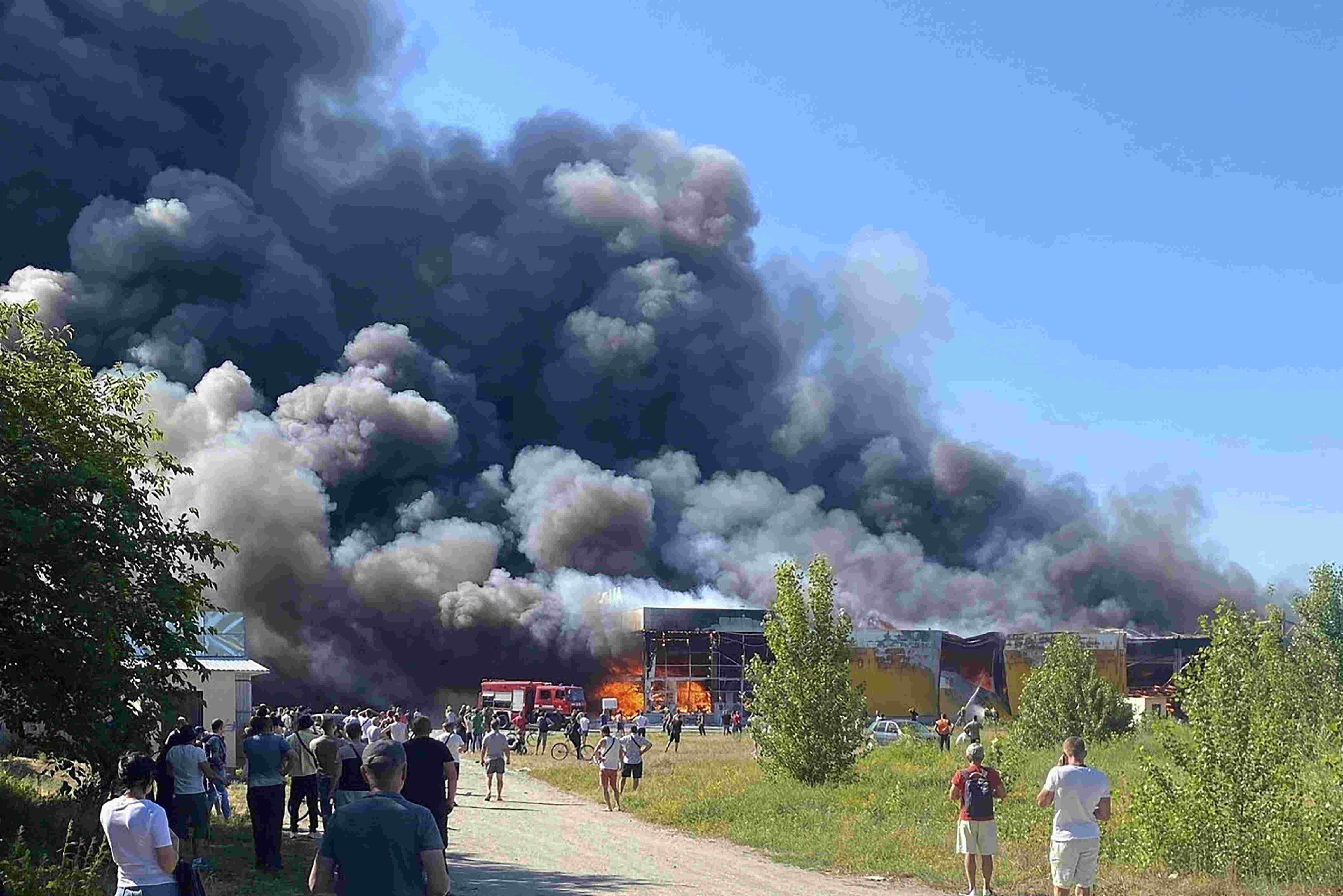 Russian missile strike hits crowded shopping mall in Ukraine Russian missile strike hits crowded shopping mall in Ukraine