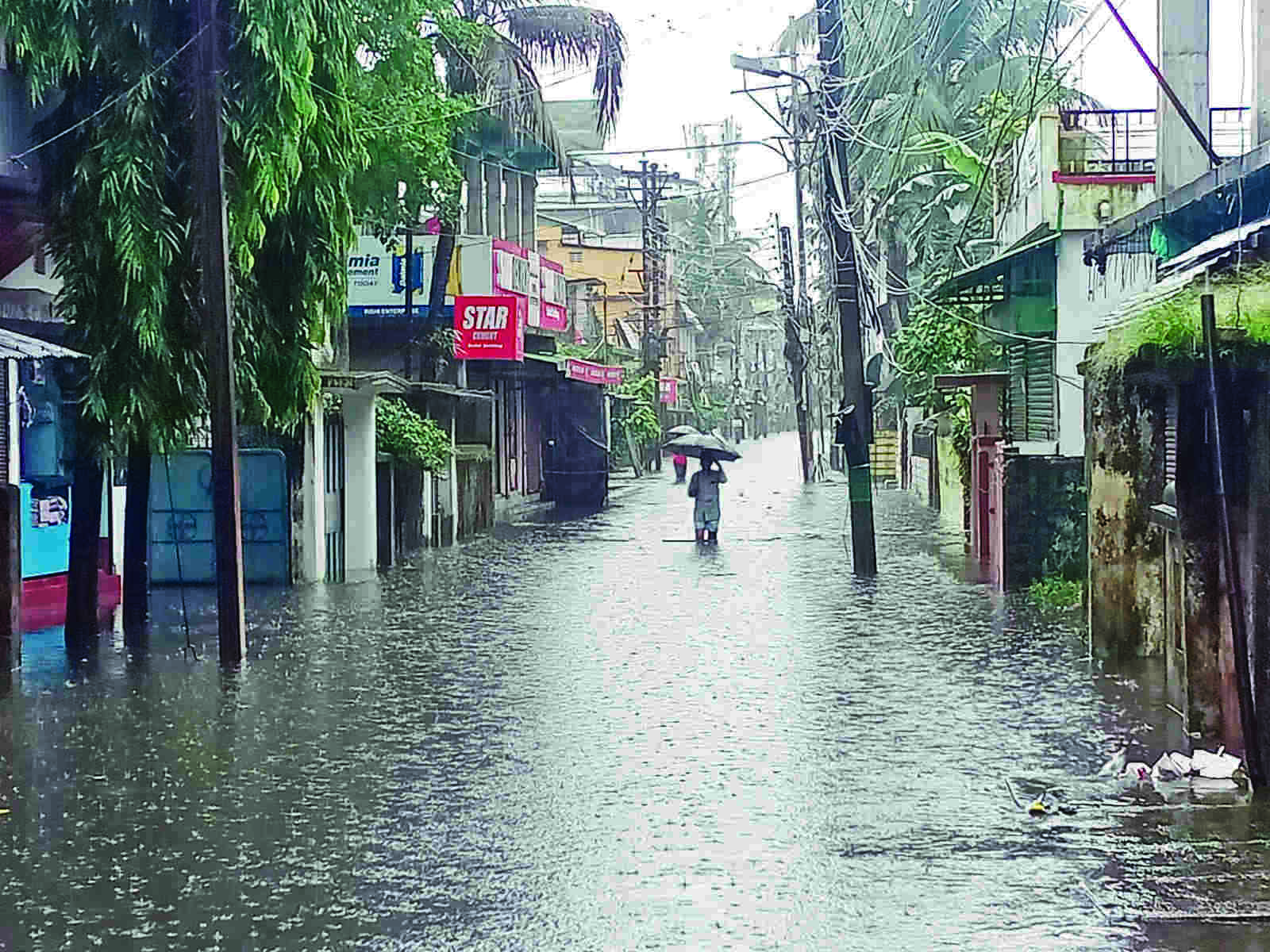 2 dead near Siliguri, 3 in Gangtok due to incessant rains 2 dead near Siliguri, 3 in Gangtok due to incessant rains