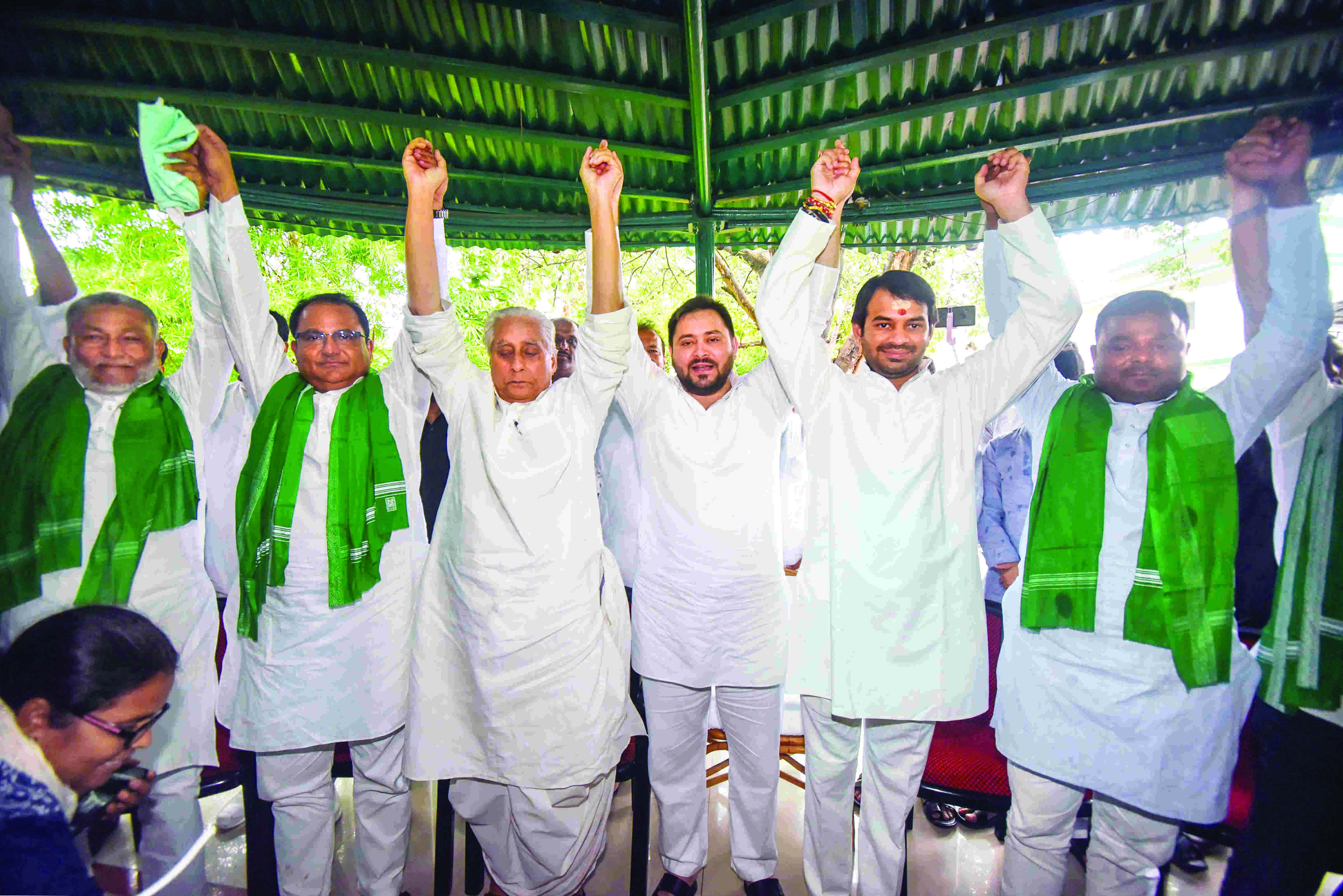 Four of Owaisis 5 AIMIM MLAs join RJD Four of Owaisis 5 AIMIM MLAs join RJD