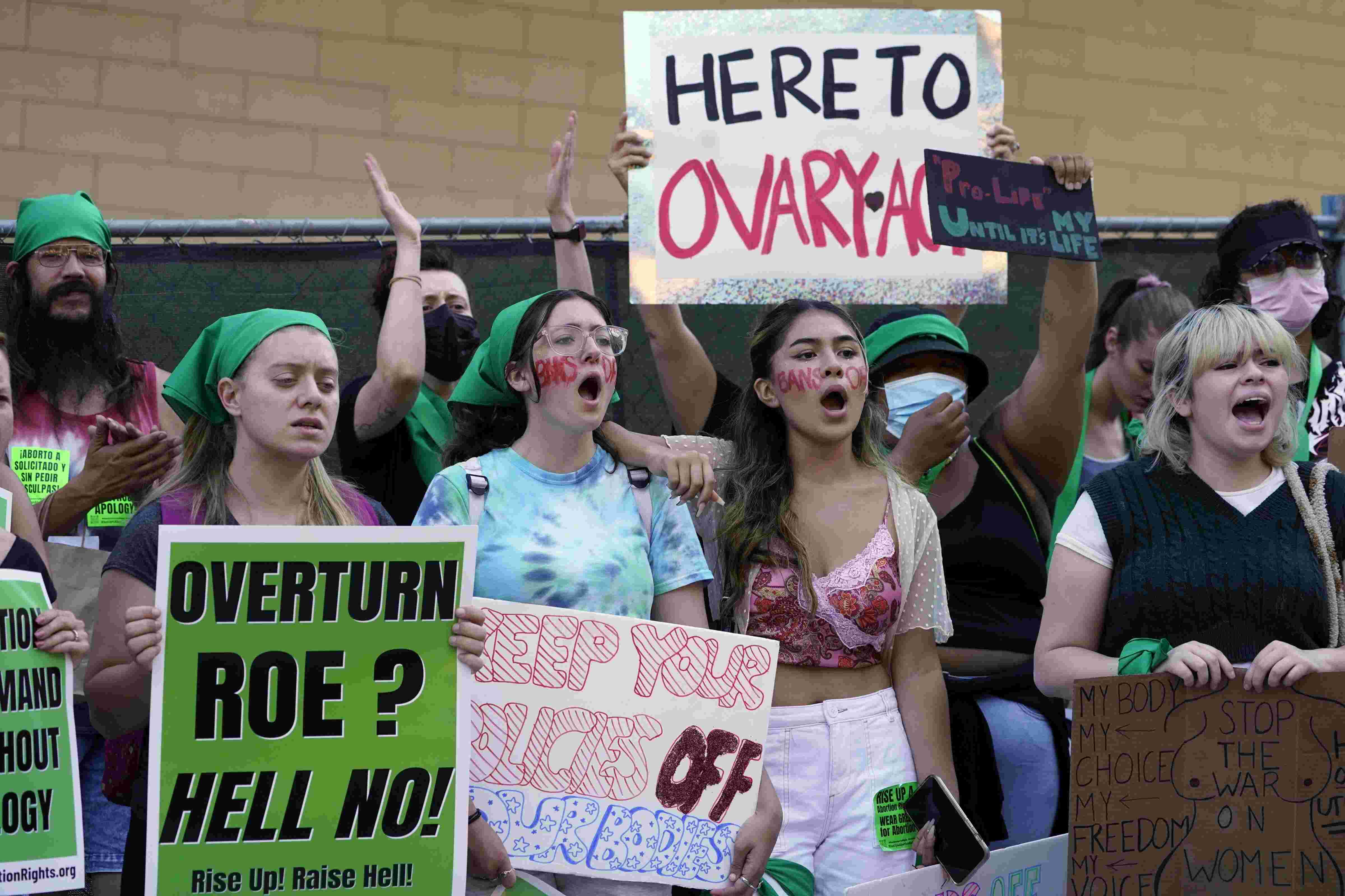 Texas Supreme Court blocks order that resumed abortions Texas Supreme Court blocks order that resumed abortions