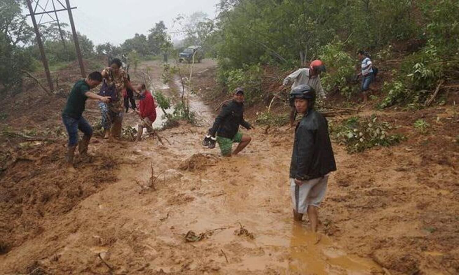 Death count in Manipur landslide rises to 37, more rains affect search for missing 25