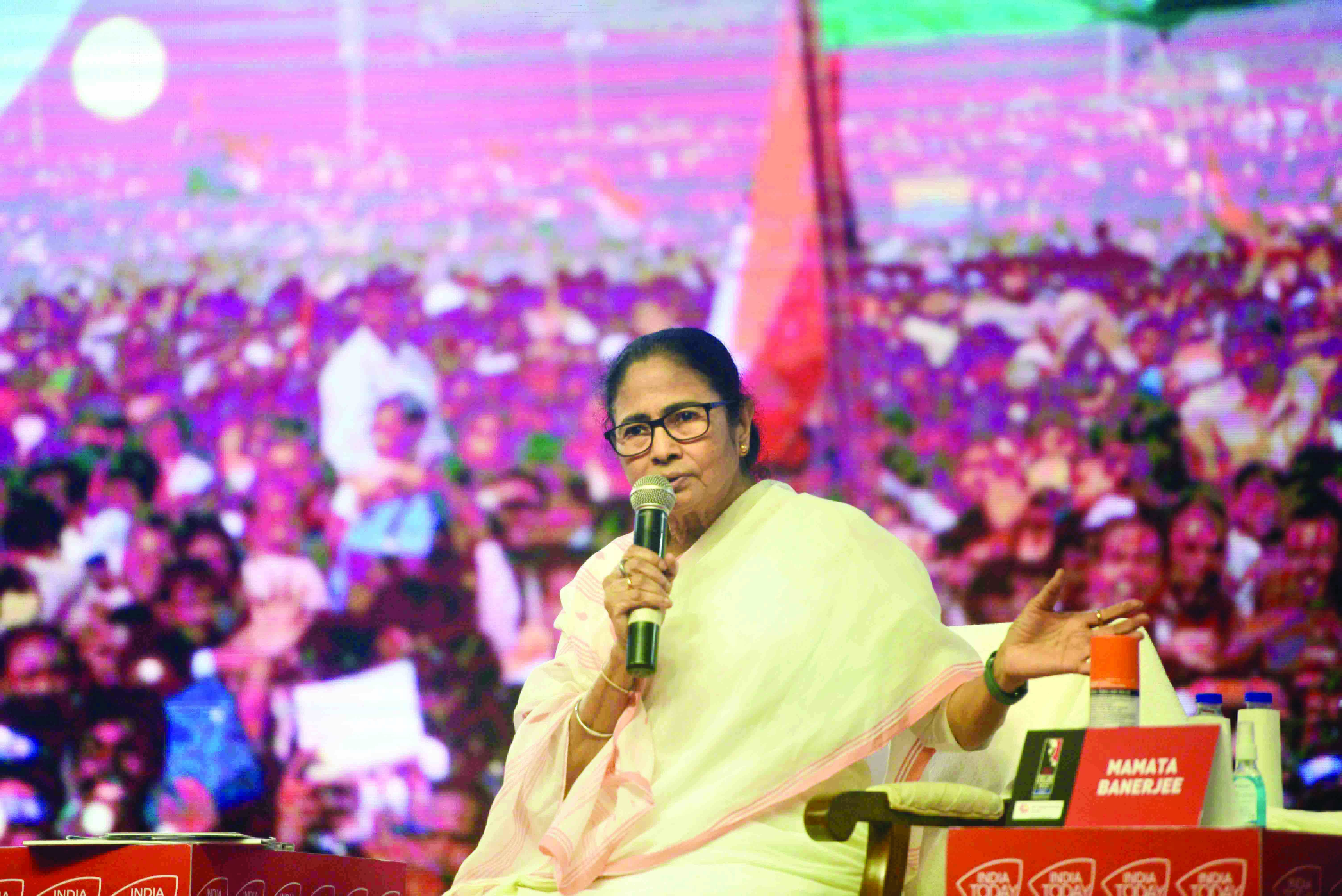Mamata: This Maha govt will not continue for long Mamata: This Maha govt will not continue for long