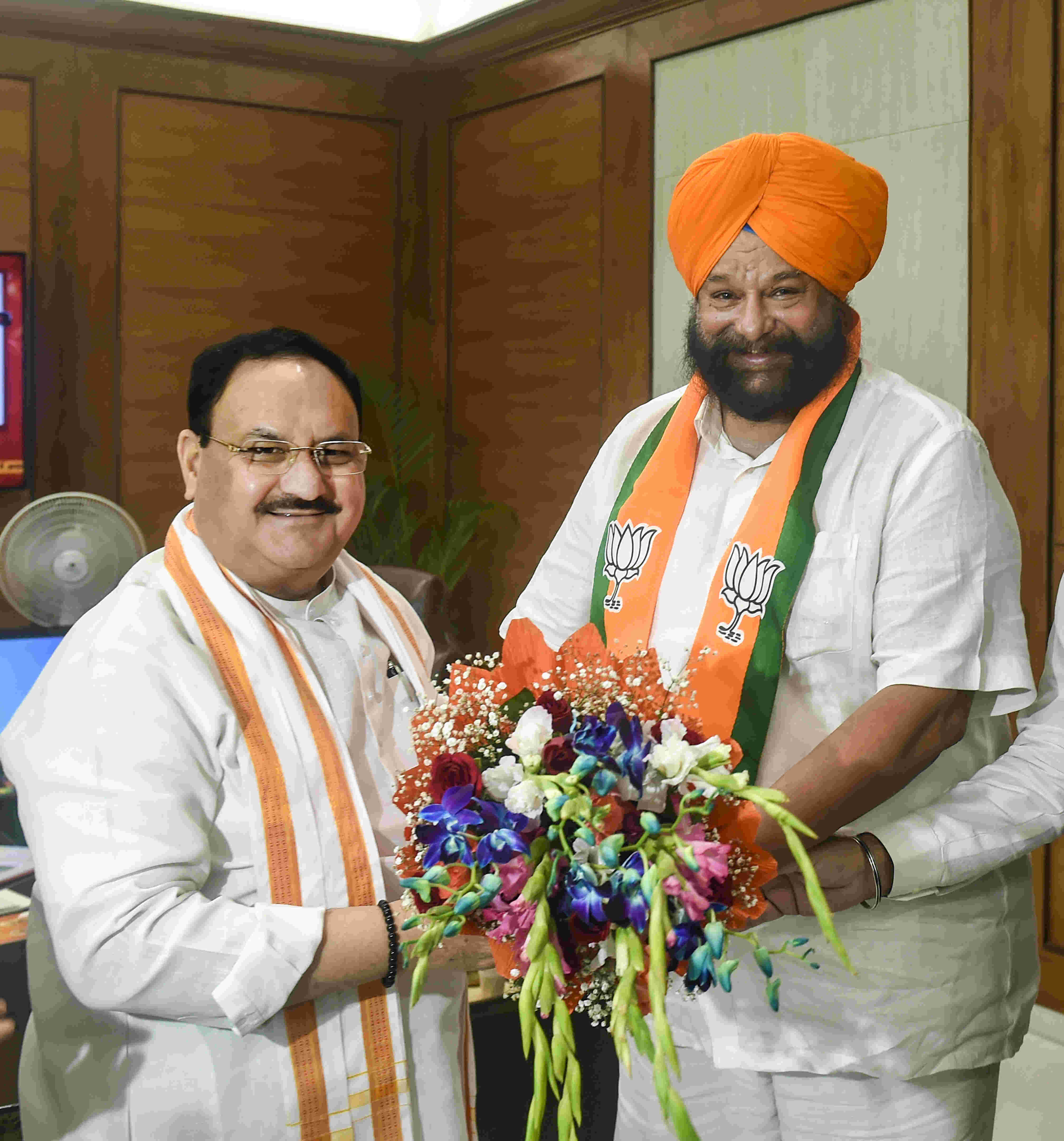 Delhi Congress leader Tarvinder Singh Marwah joins BJP, slams Gandhis Delhi Congress leader Tarvinder Singh Marwah joins BJP, slams Gandhis