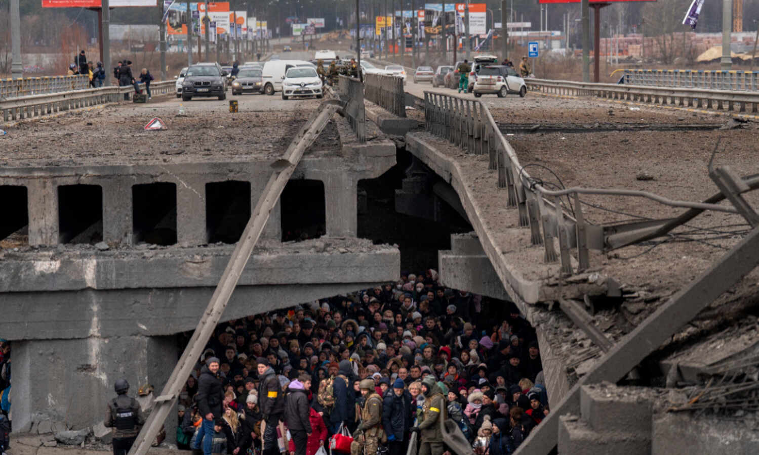 Ukraine: 15 dead in rocket attack on apartment building