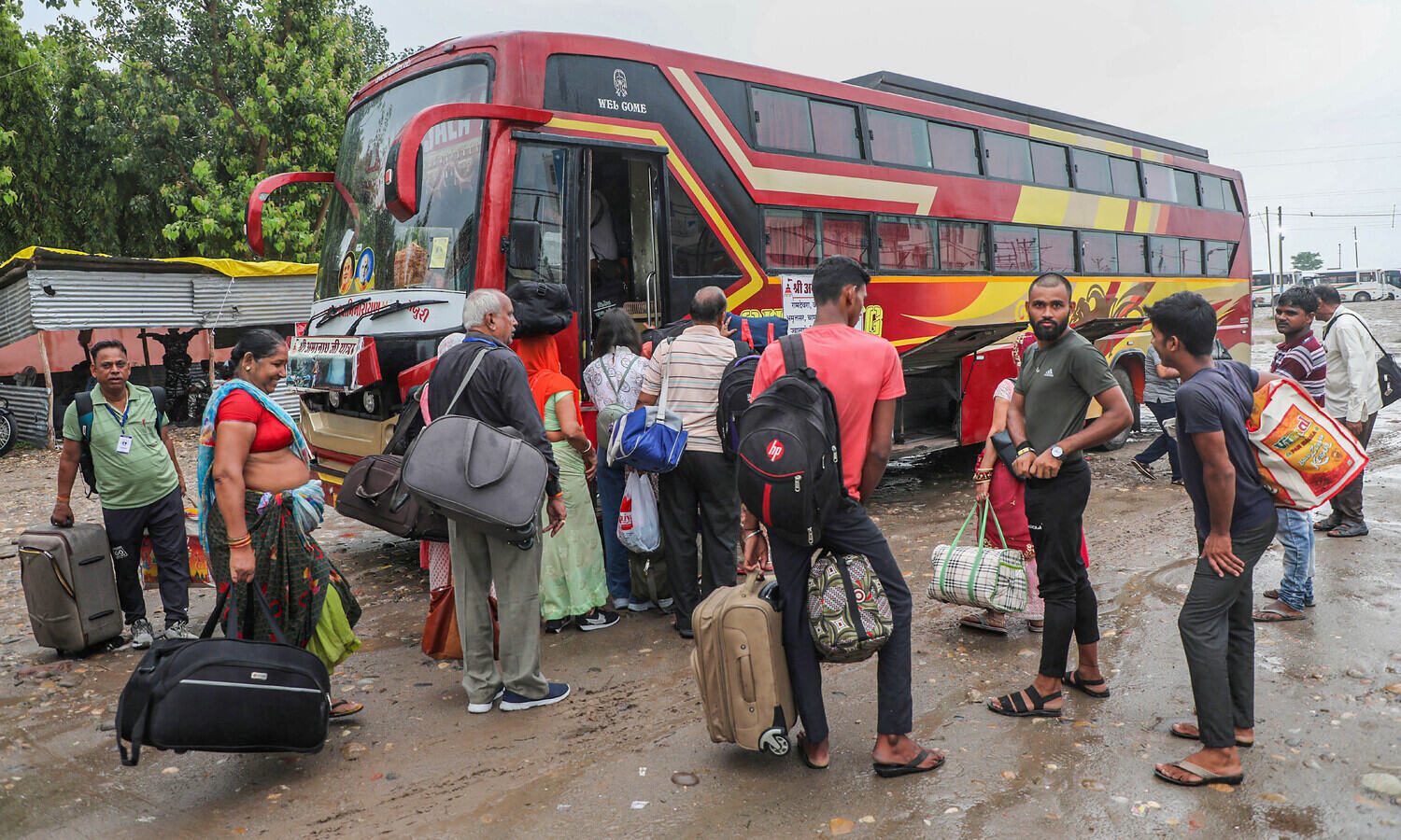 Amarnath Yatra suspended from Jammu due to inclement weather
