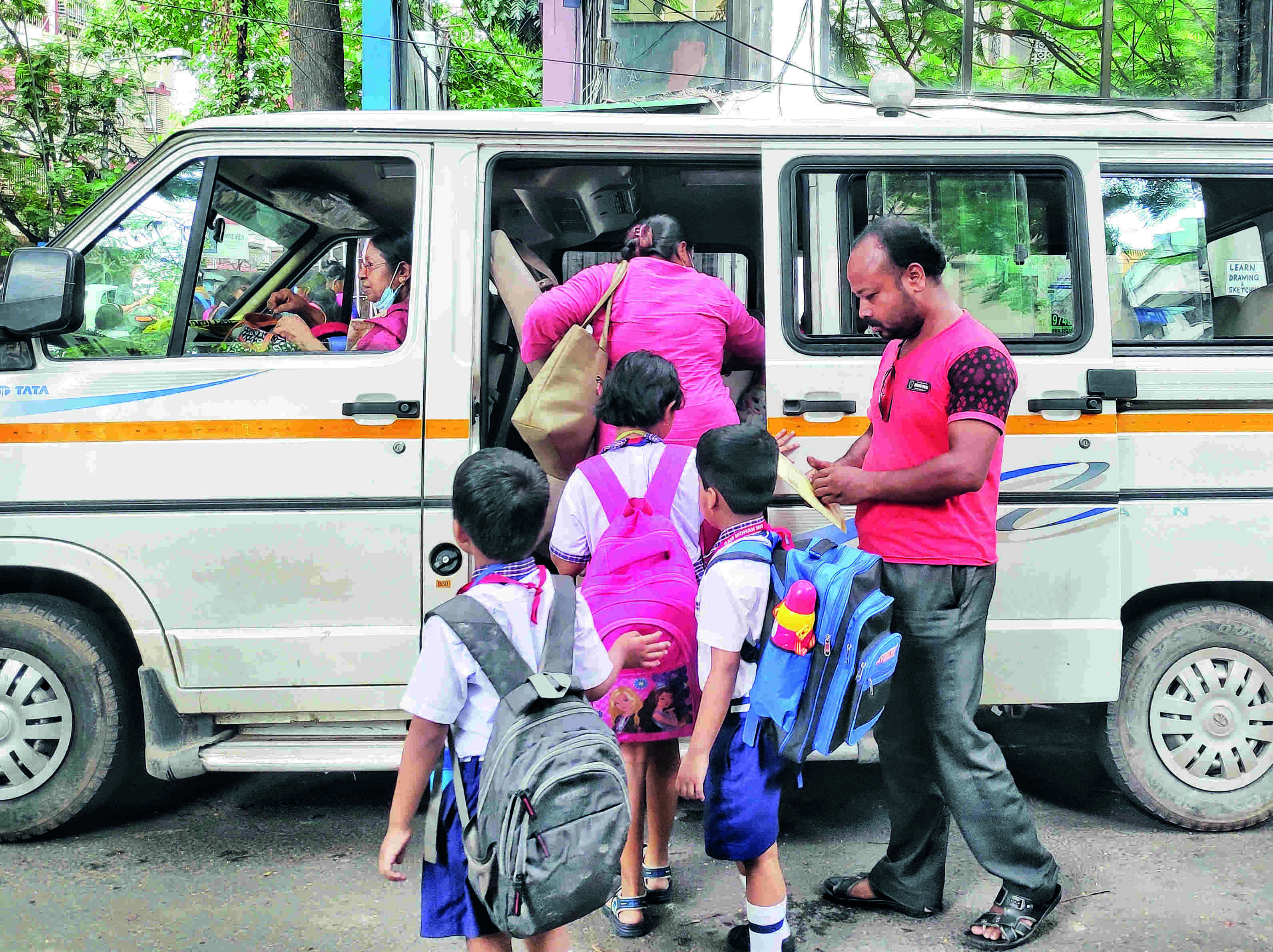Parents welcome norm to prohibit parking in KMC areas around schools till 3 pm Parents welcome norm to prohibit parking in KMC areas around schools till 3 pm
