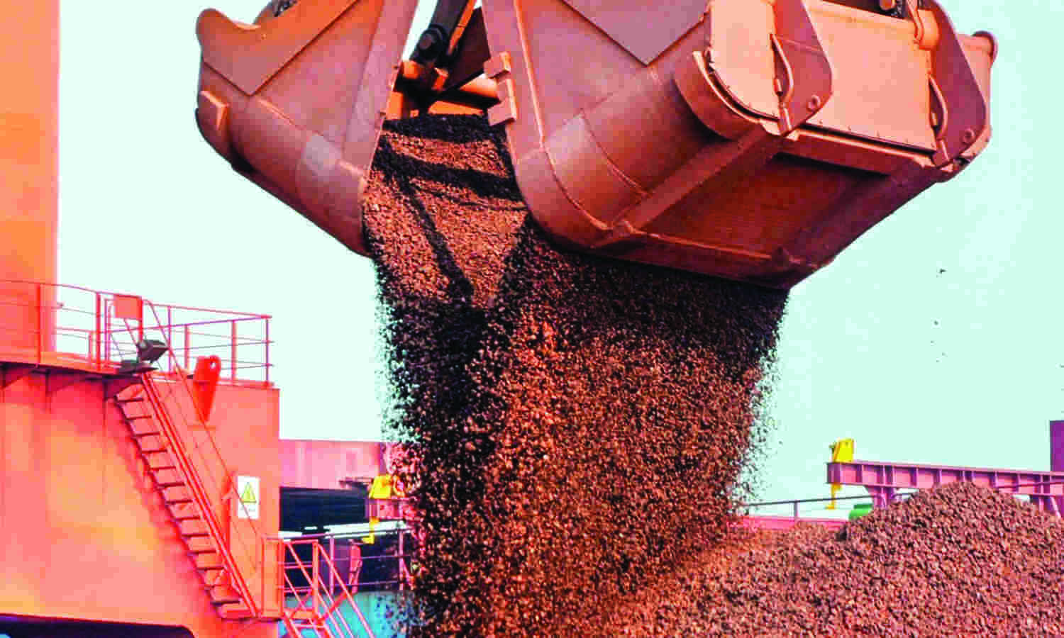 NMDC cuts prices of lump ore & fines by `500/tonne