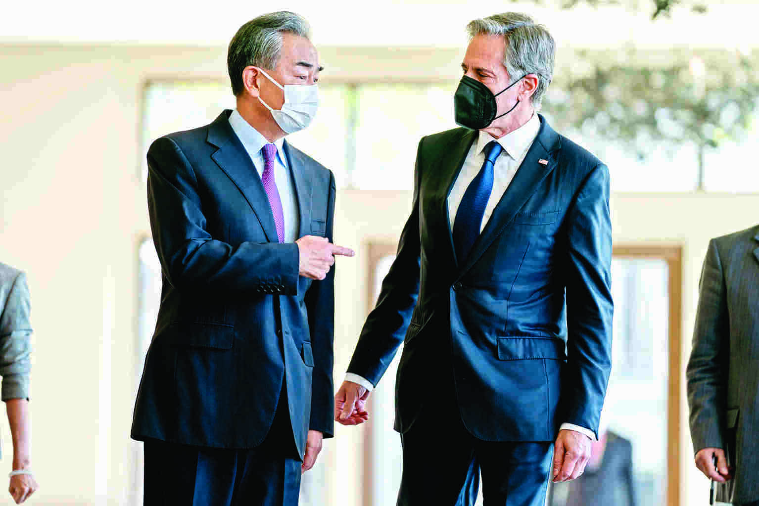 US warns it will defend ally if China breaks sea ruling US warns it will defend ally if China breaks sea ruling