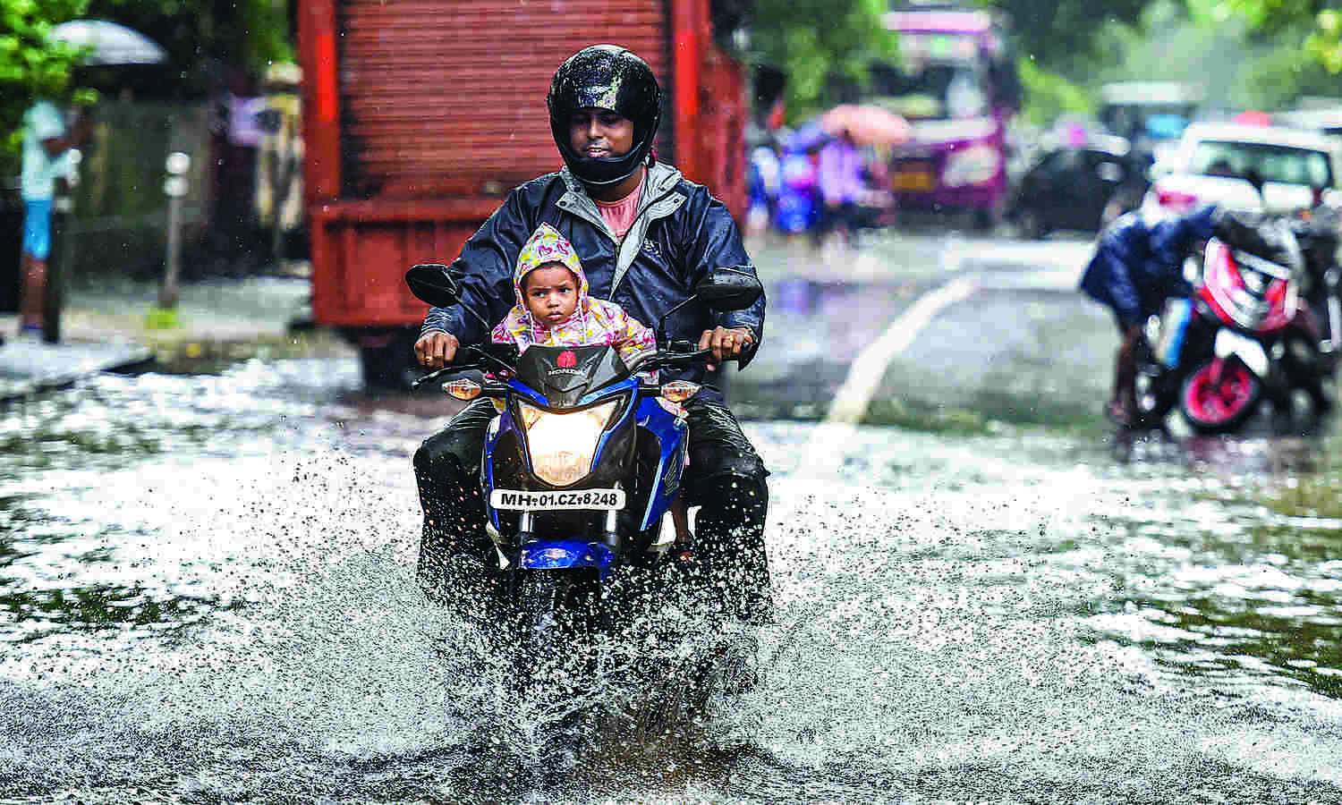 17 dead as rains batter various parts of India
