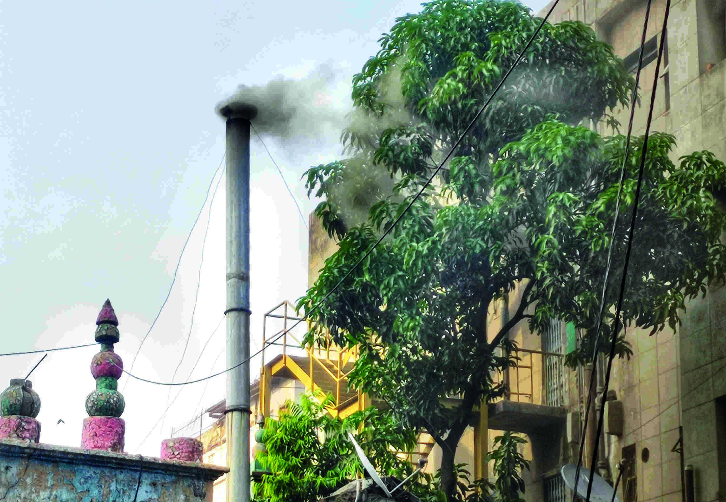 Burning of solid waste a major factor of air pollution in city Burning of solid waste a major factor of air pollution in city