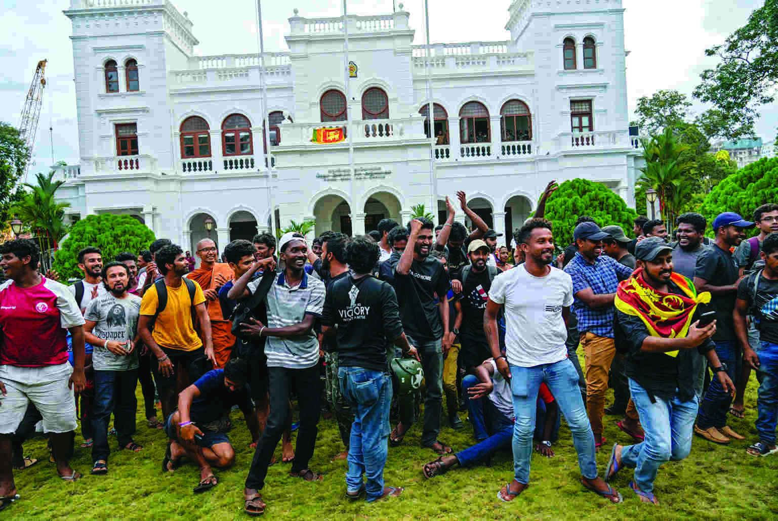 Prez Rajapaksa flees to Singapore, sends resignation through email Prez Rajapaksa flees to Singapore, sends resignation through email