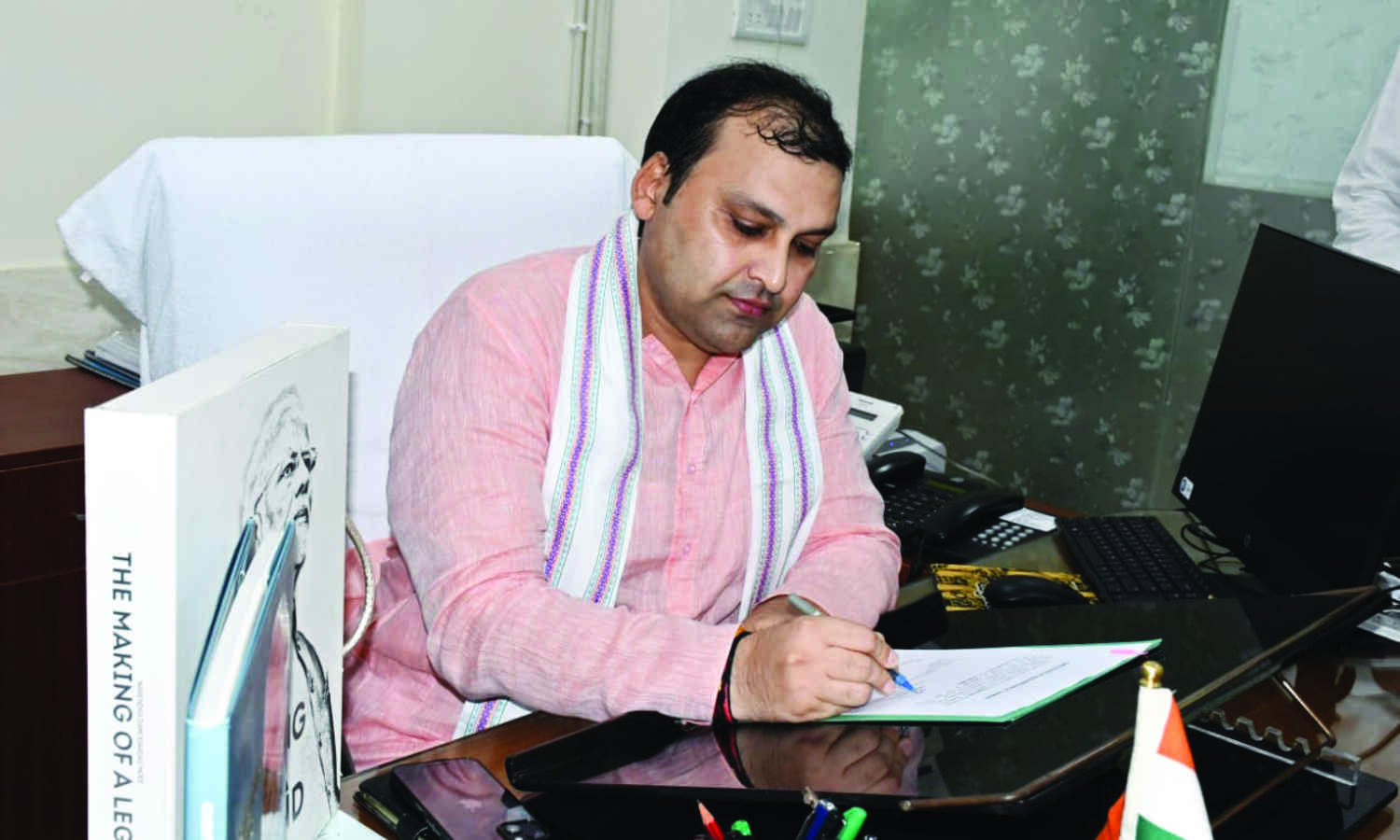 Newly-appointed KVIC Chairman Manoj Kumar assumes Charge