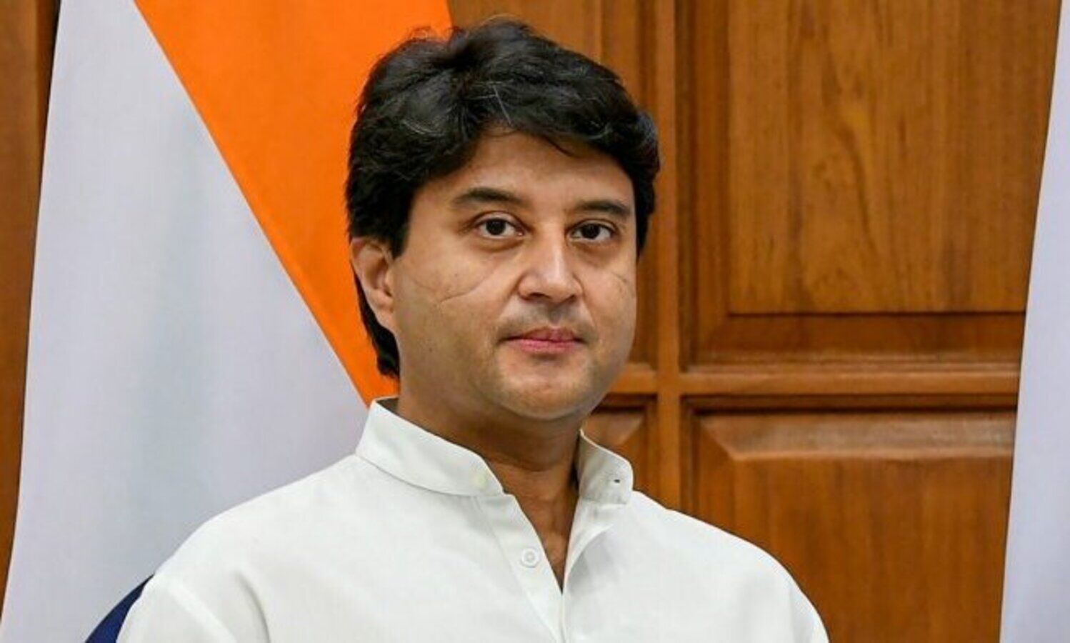 Scindia tells Indian carriers to ramp us safety oversight