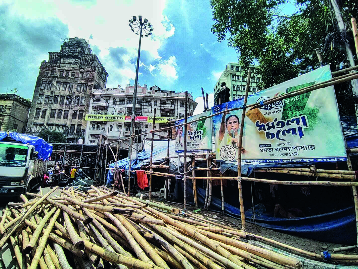 Mamata to set up two memorials in memory of July 21 martyrs next year