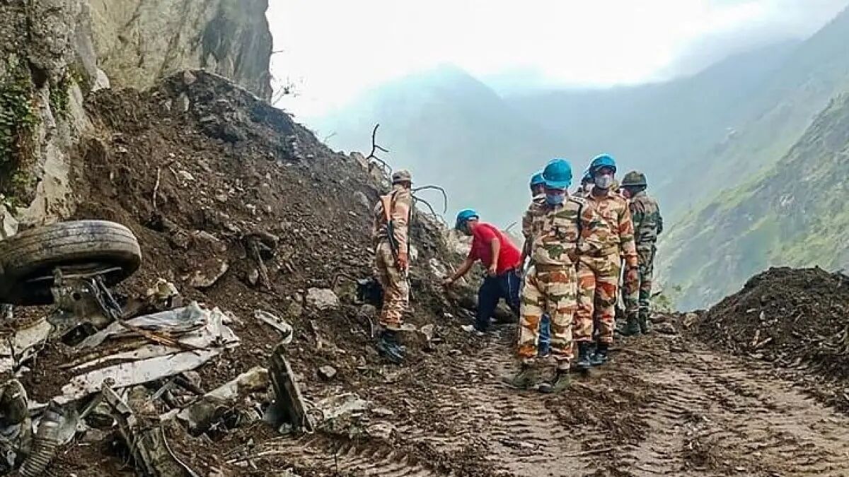 8 injured in landslide in Himachal Pradeshs Kangra