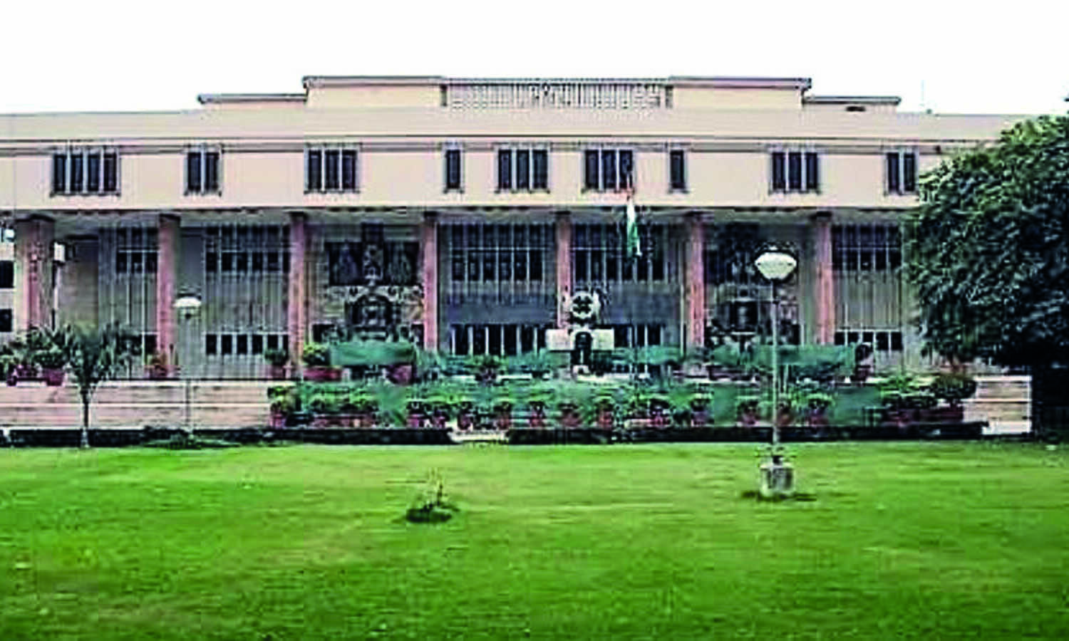 Plea against stopping namaz: Mughal Mosque in Mehrauli protected monument, HC told