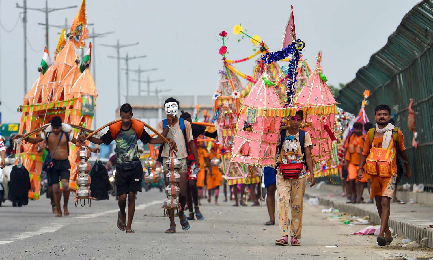 4 Kanwariya pilgrims die in two separate accidents in Ghaziabad
