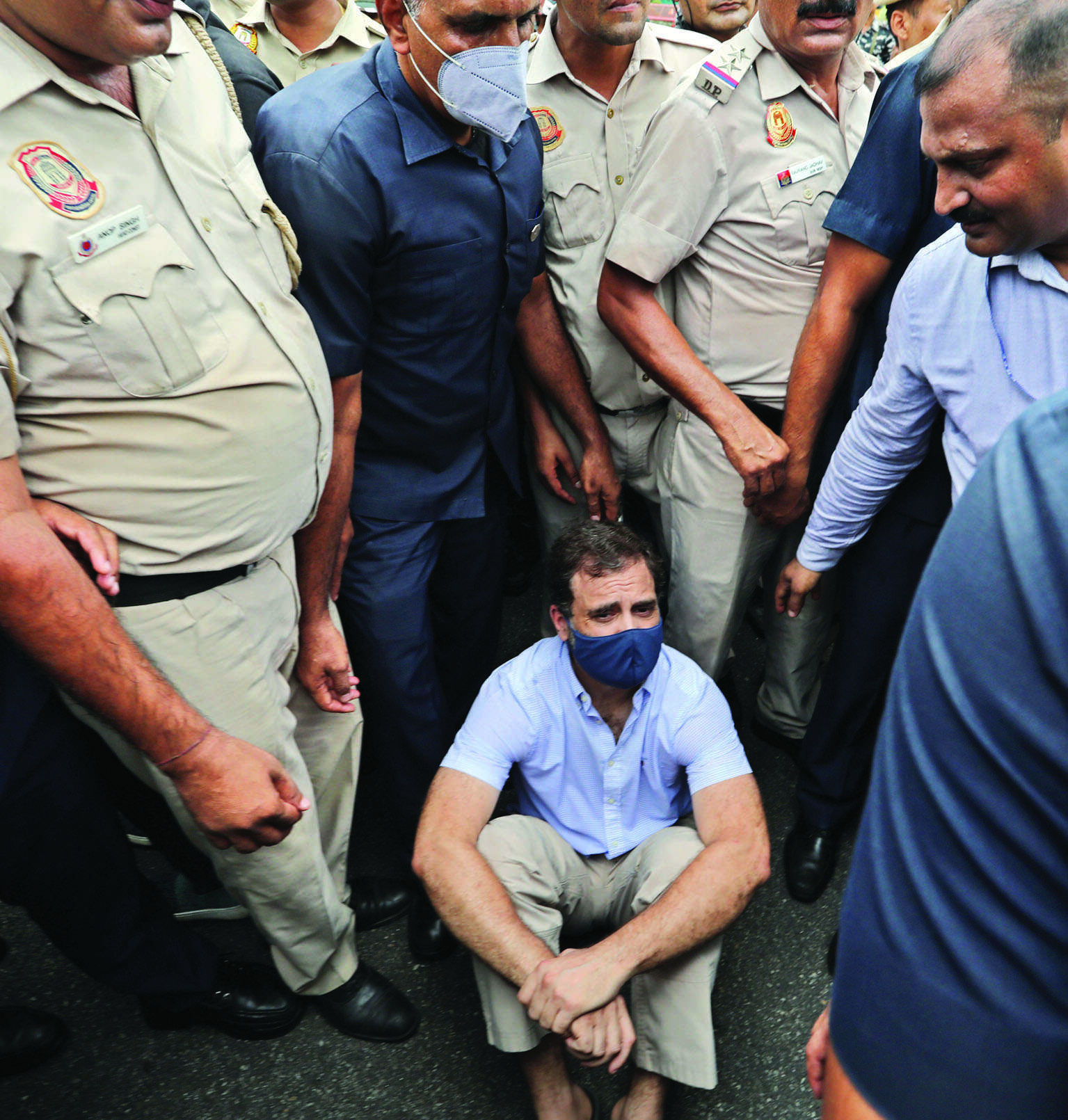 ED questions Sonia 2nd time in 6 days; Rahul, MPs detained