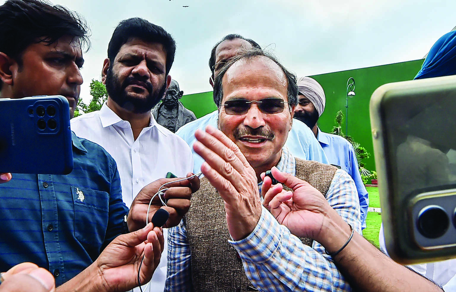 Slip of tongue: Adhir tenders written apology to Prez Murmu Slip of tongue: Adhir tenders written apology to Prez Murmu