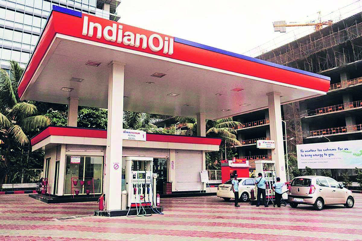 Indian Oil Corp sold petrol at Rs 10/litre loss, diesel at Rs 14 Indian Oil Corp sold petrol at Rs 10/litre loss, diesel at Rs 14