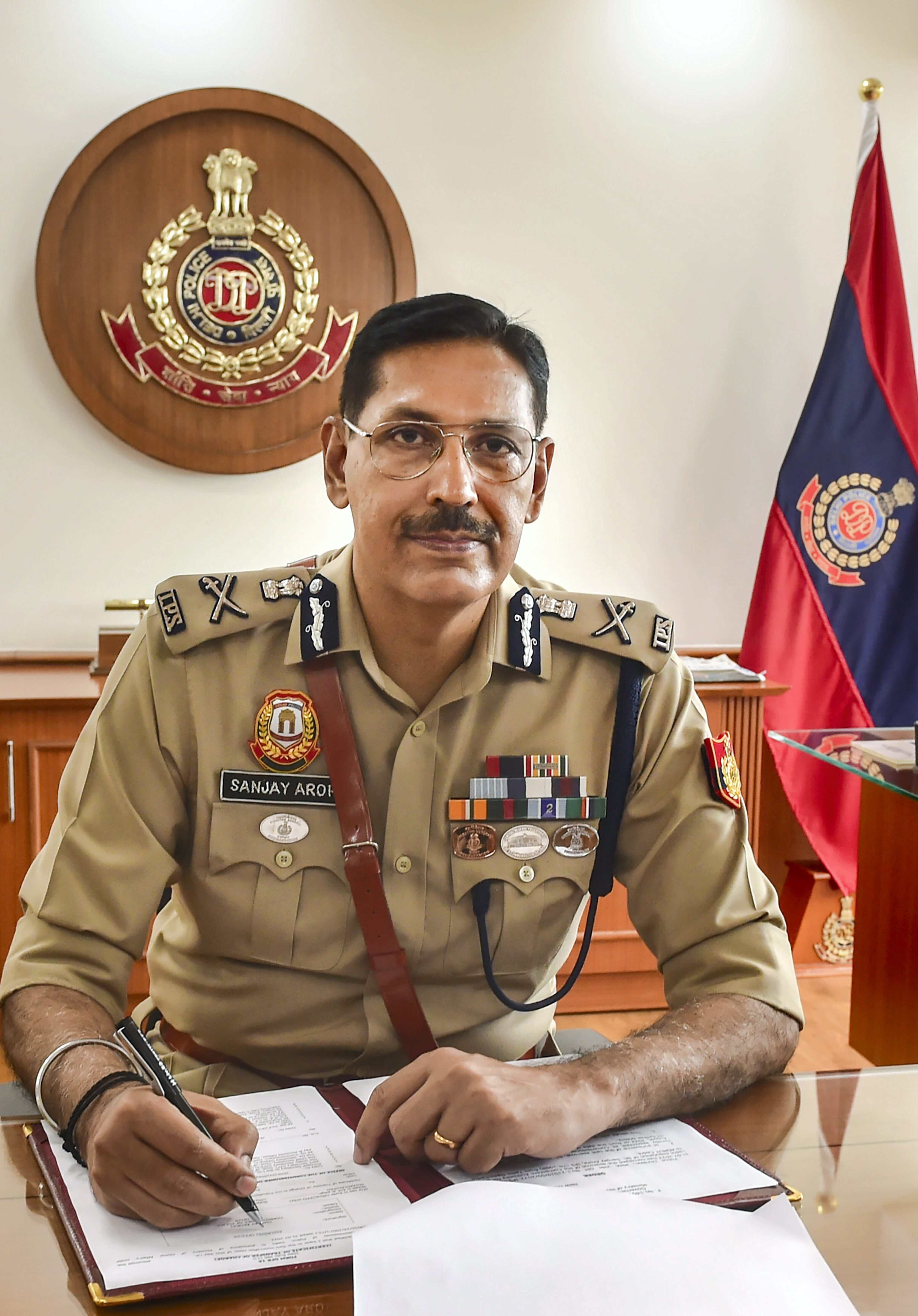 Sanjay Arora hands over ITBP D-G charge to batchmate before taking over as Delhi police chief Sanjay Arora hands over ITBP D-G charge to batchmate before taking over as Delhi police chief