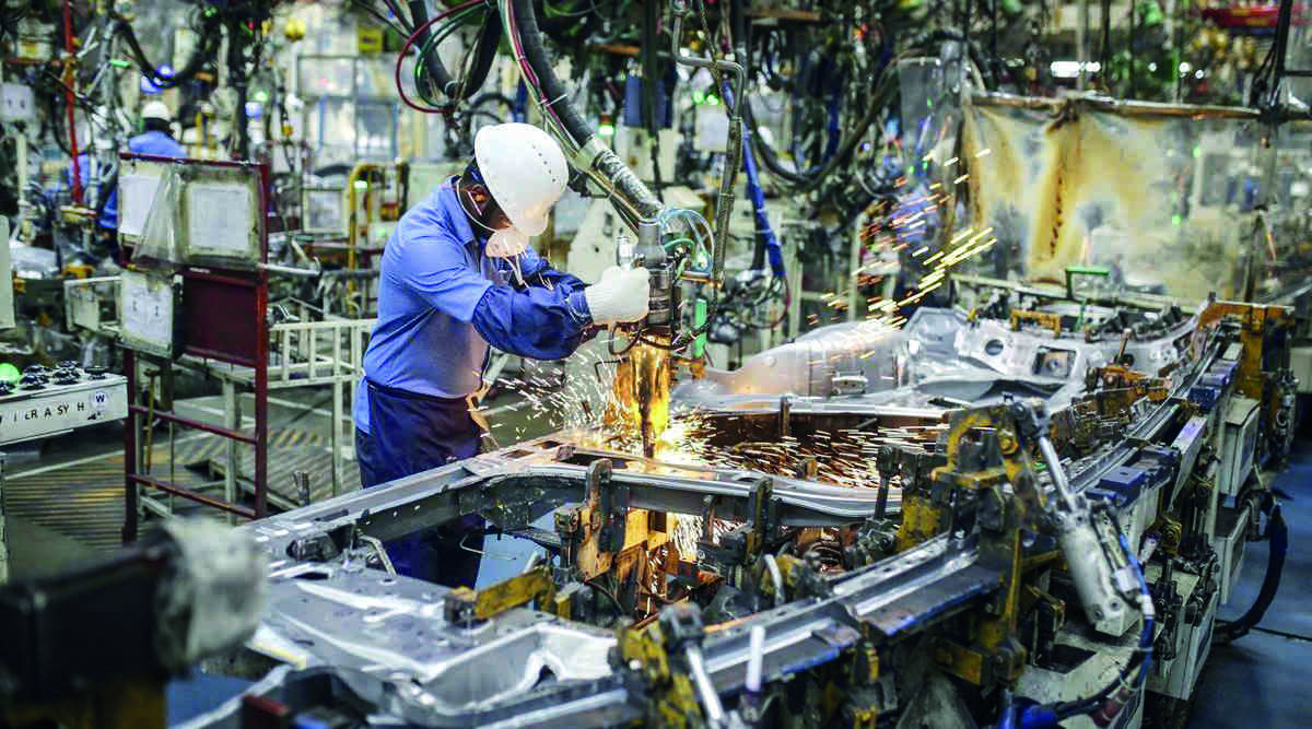 Indias mfg activity at 8-month high in July on rise in new orders Indias mfg activity at 8-month high in July on rise in new orders
