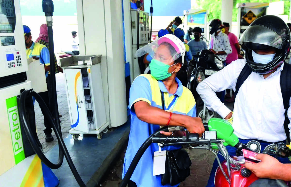 Petrol & diesel sales fall in July as monsoon sets in Petrol & diesel sales fall in July as monsoon sets in