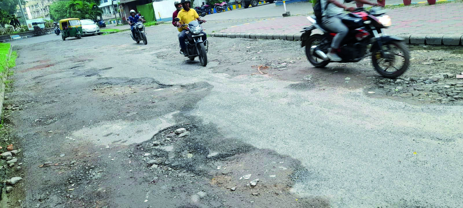 About Rs 125 cr allotted for repair of roads in Bidhannagar About Rs 125 cr allotted for repair of roads in Bidhannagar
