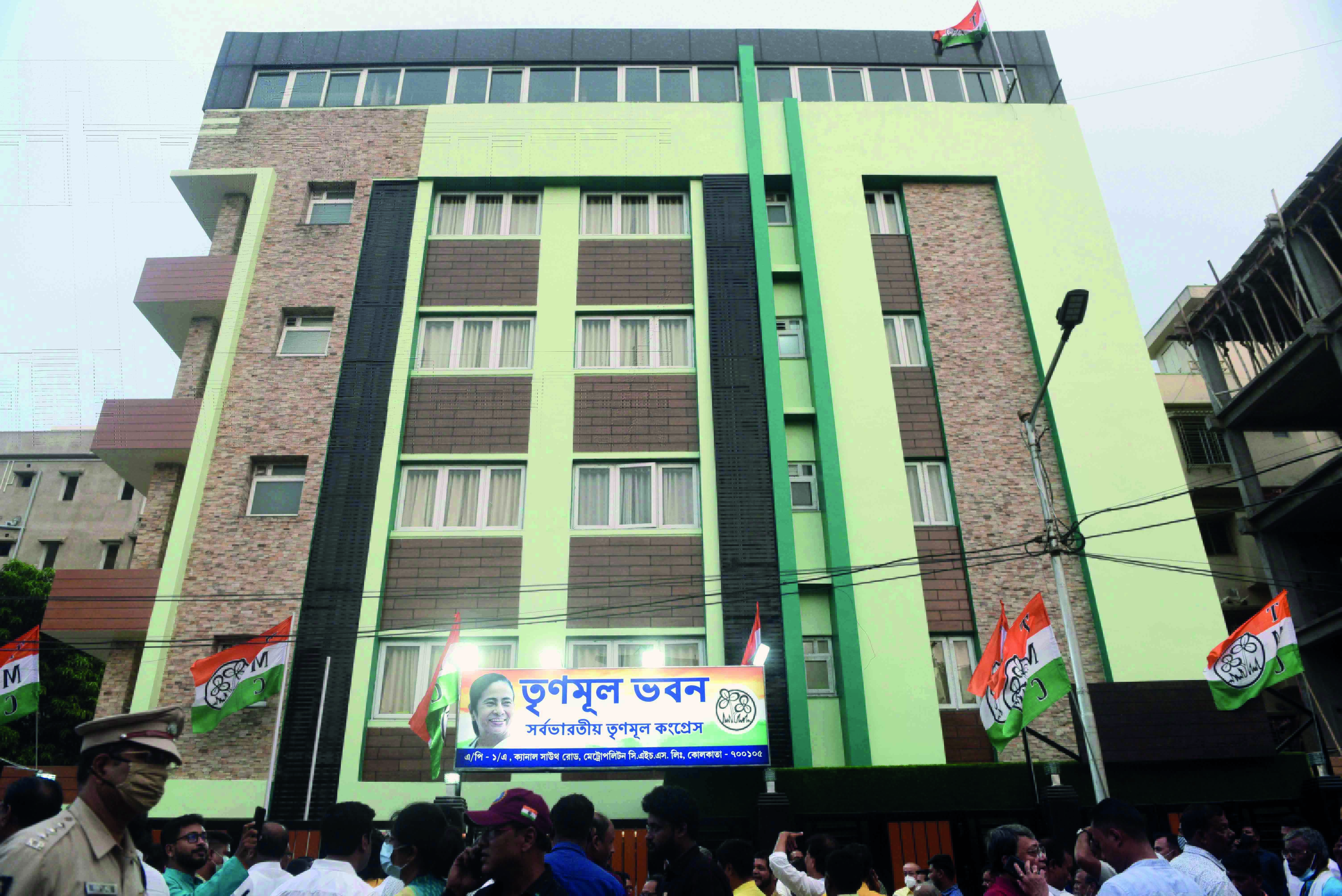 Major reshuffle in Trinamool, few mins to focus only on party work Major reshuffle in Trinamool, few mins to focus only on party work