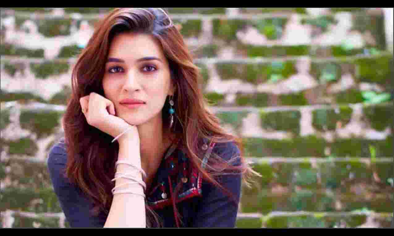 Kriti Sanon celebrates 50 million followers milestone on Instagram Kriti Sanon celebrates 50 million followers milestone on Instagram
