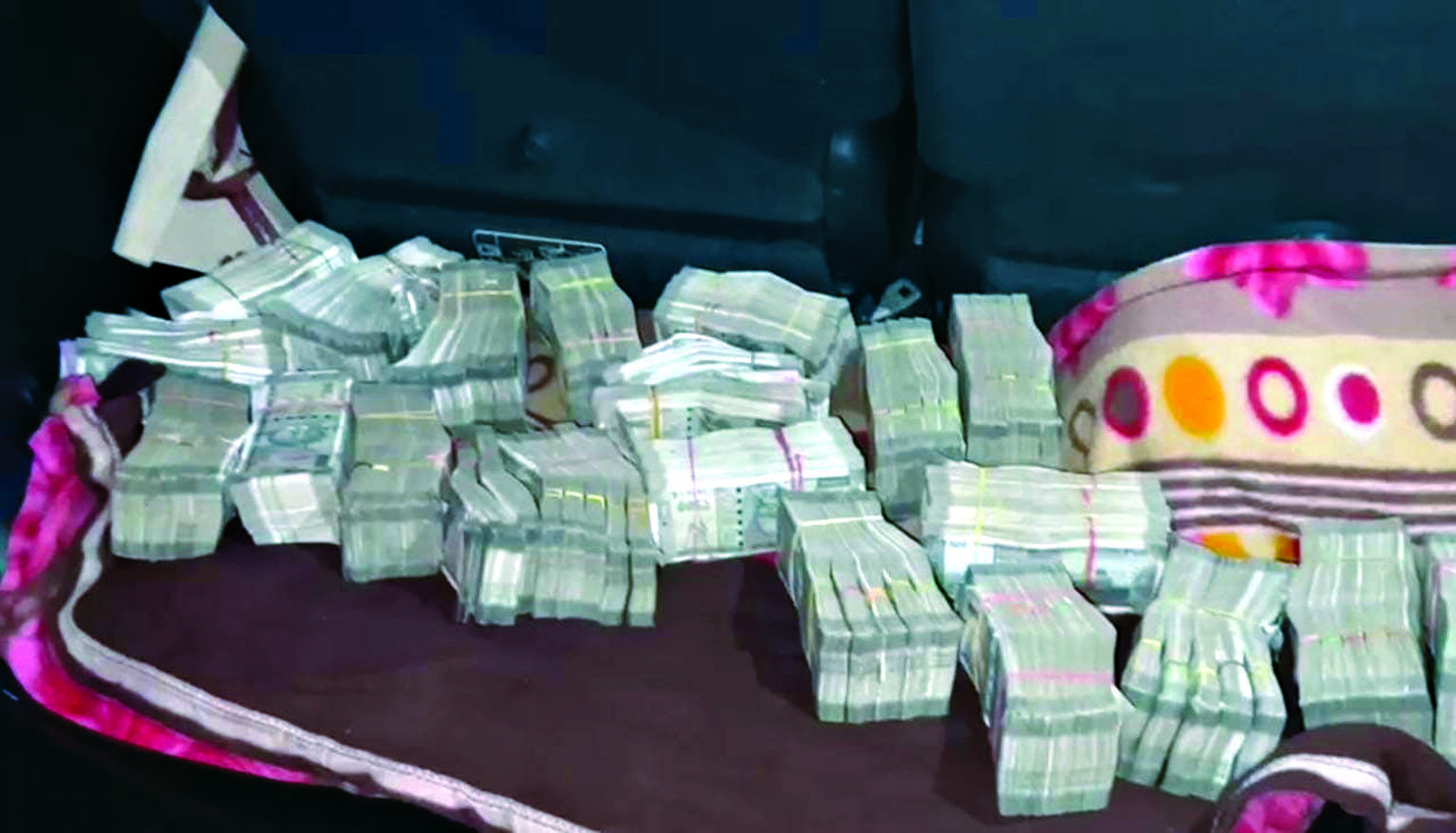 CID raids office of Kolkata bizman who delivered cash to Jkhand Cong MLAs CID raids office of Kolkata bizman who delivered cash to Jkhand Cong MLAs