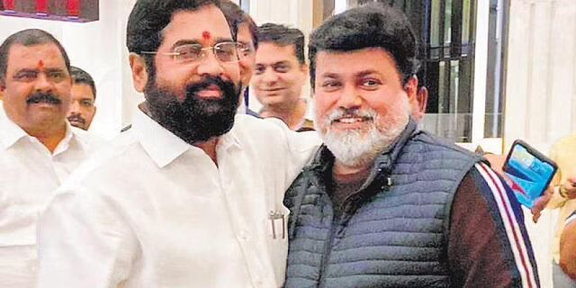 Shiv Senas Pune chief, leader from Hingoli among six held over attack on rebel MLA Samants car Shiv Senas Pune chief, leader from Hingoli among six held over attack on rebel MLA Samants car