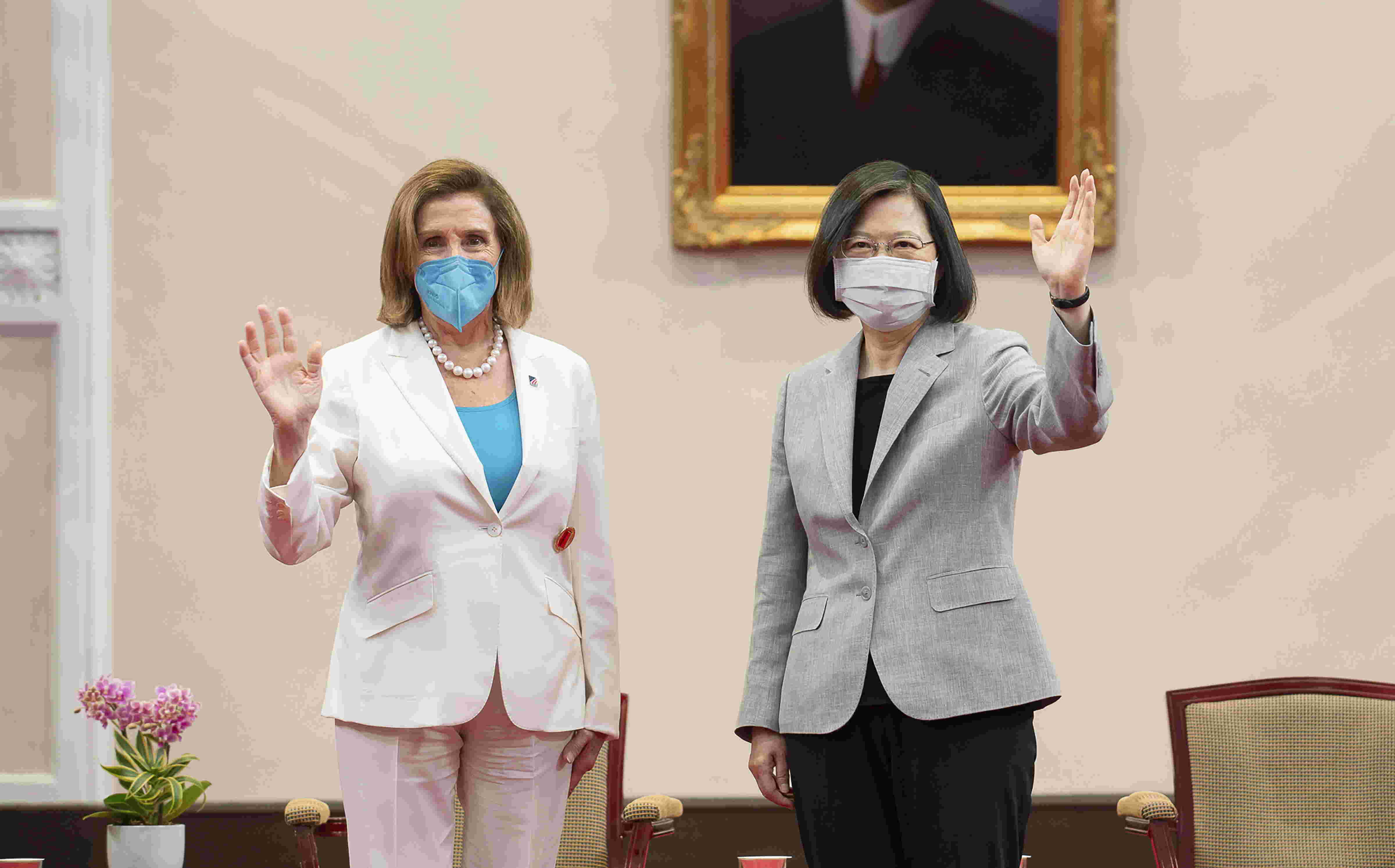 Pelosi says US will not abandon Taiwan as China protests Pelosi says US will not abandon Taiwan as China protests