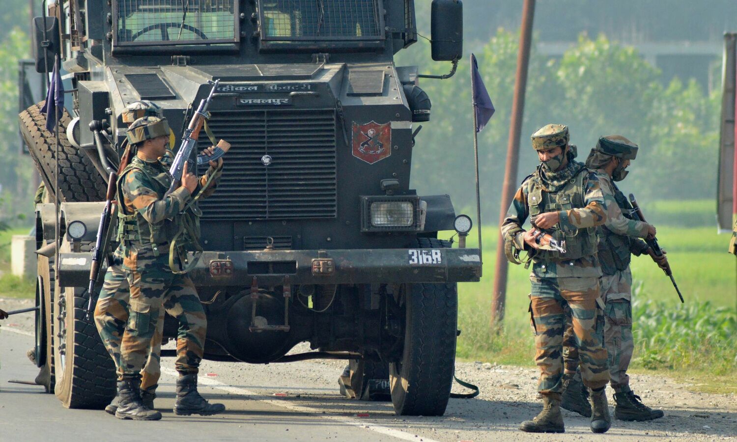 Migrant labourer killed, two others injured in militant attack in J-Ks Pulwama