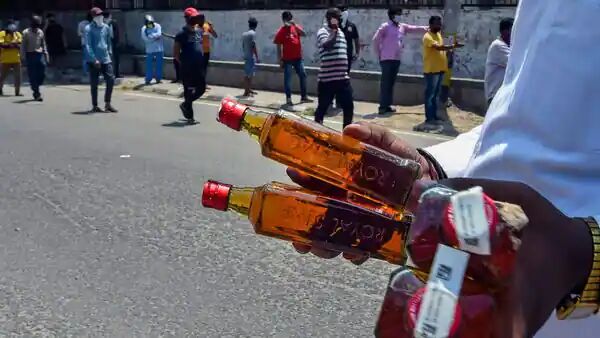 Seven die in yet another hooch tragedy in dry Bihar Seven die in yet another hooch tragedy in dry Bihar